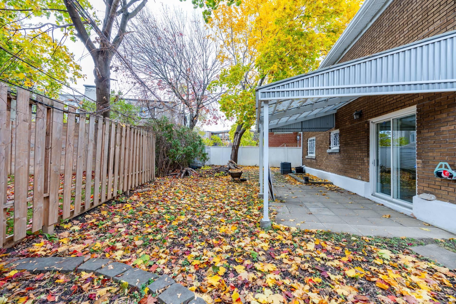 









4950


Av. Powell

,
Montréal (Côte-des-Neiges/Notre-Dame-de-Grâce),




QC
H4P1E7

