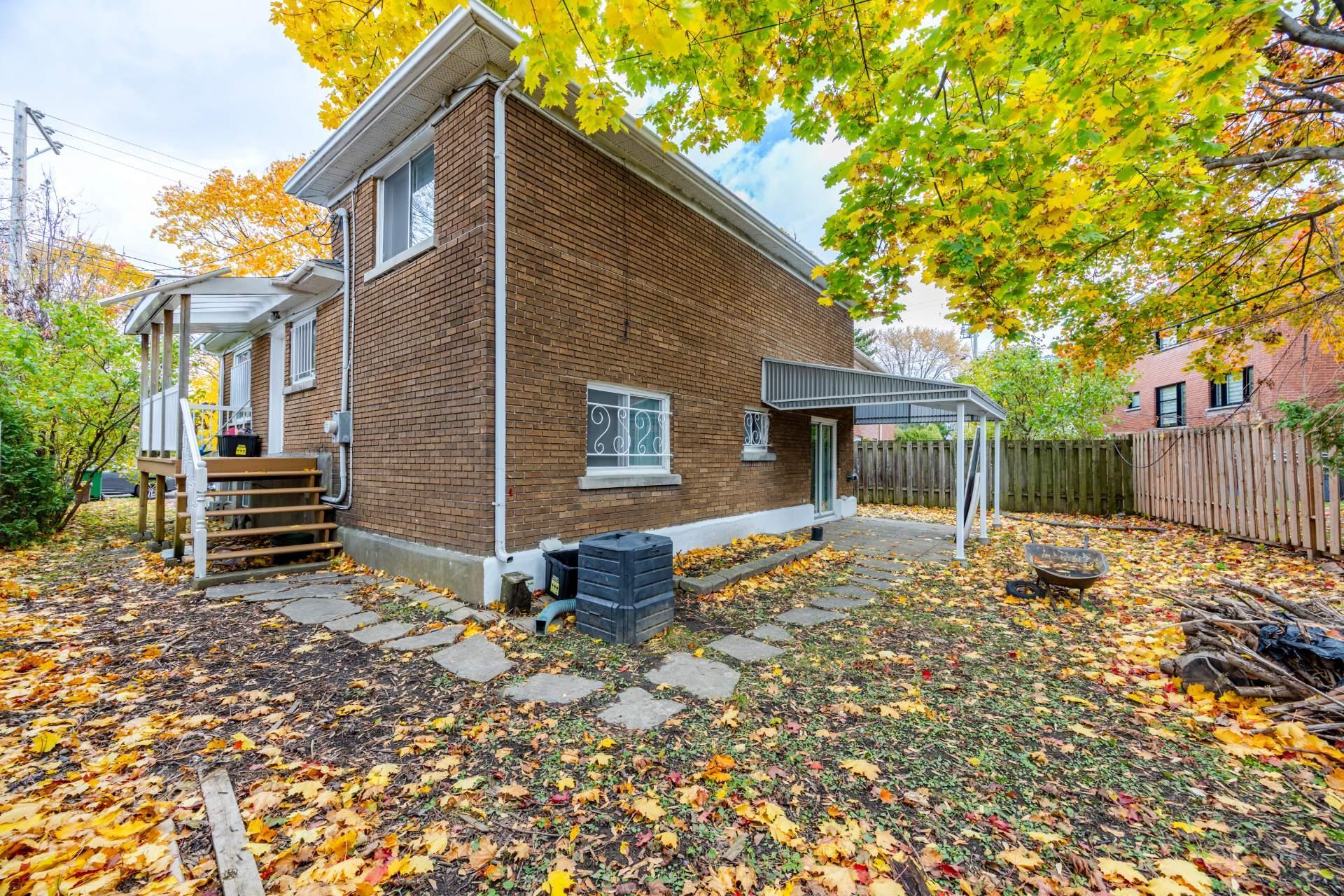 









4950


Av. Powell

,
Montréal (Côte-des-Neiges/Notre-Dame-de-Grâce),




QC
H4P1E7

