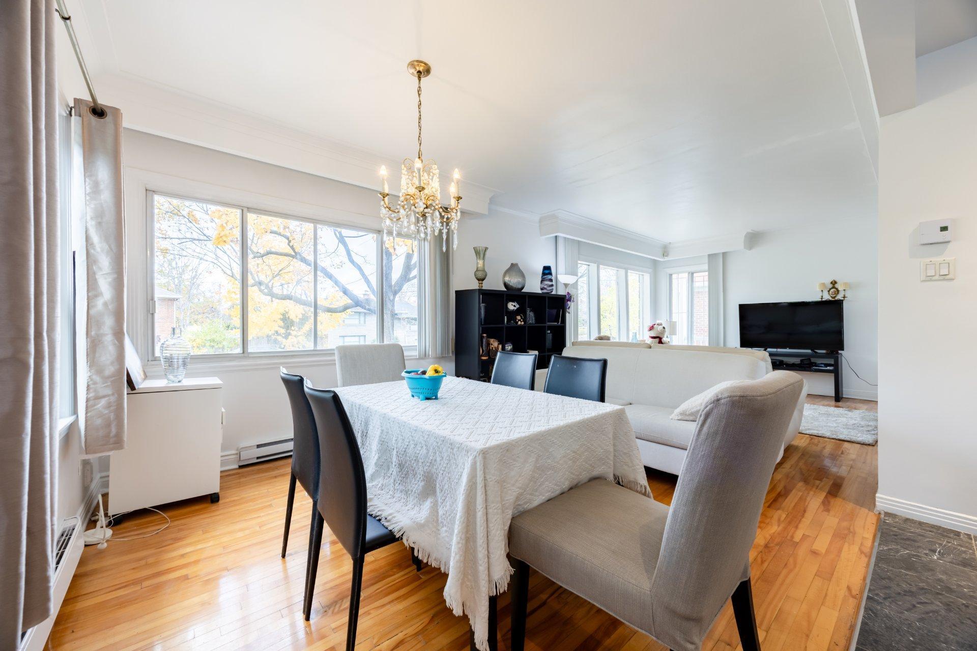 









4950


Av. Powell

,
Montréal (Côte-des-Neiges/Notre-Dame-de-Grâce),




QC
H4P1E7

