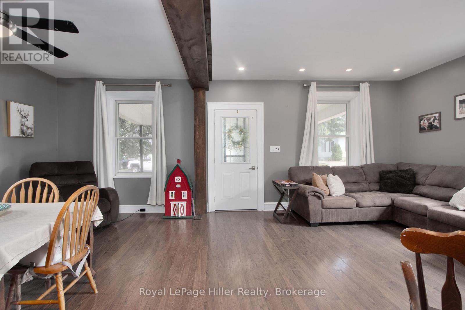 












53 GEORGE STREET E

,
Huron East (Seaforth),




Ontario
N0K1W0

