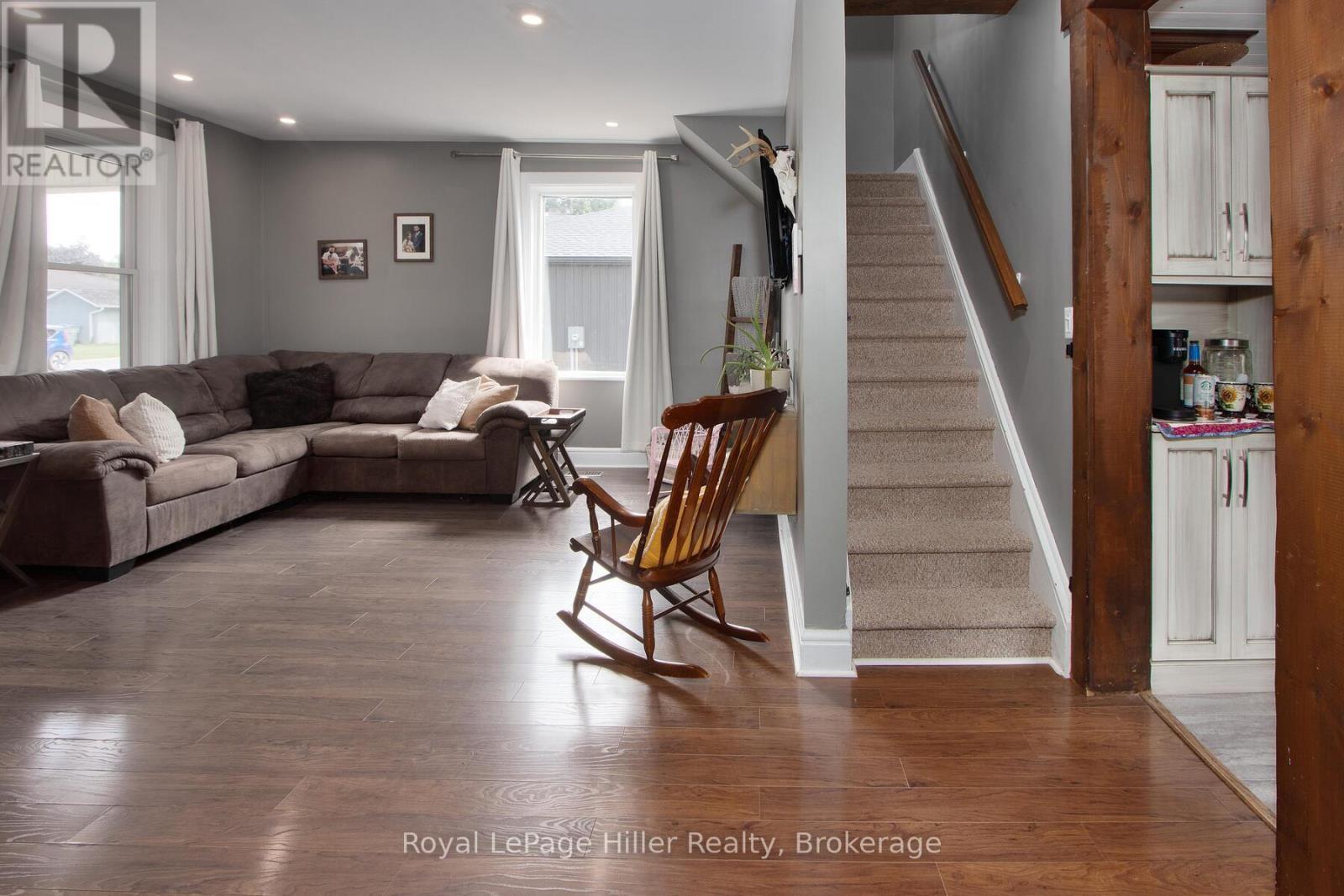 












53 GEORGE STREET E

,
Huron East (Seaforth),




Ontario
N0K1W0

