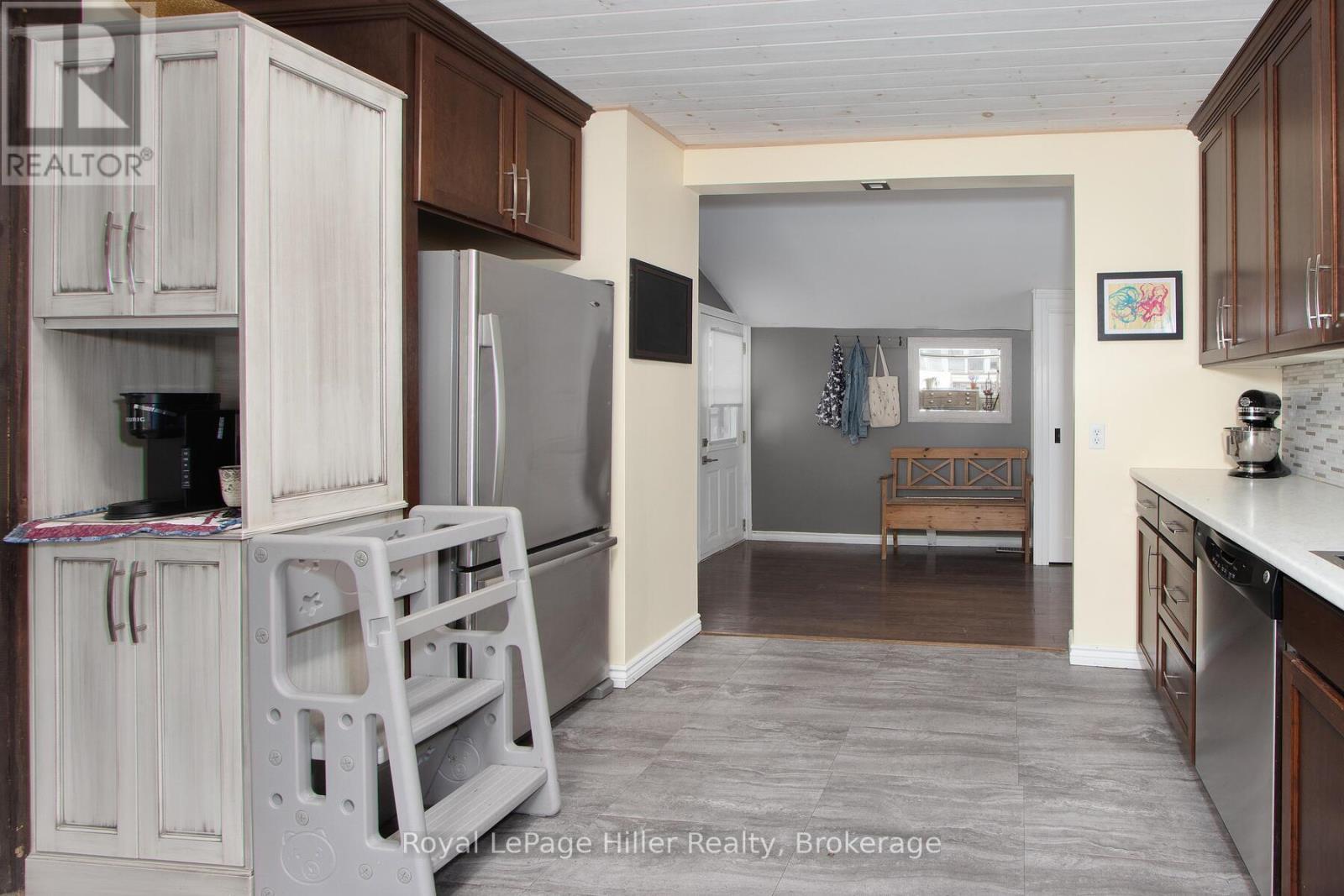 












53 GEORGE STREET E

,
Huron East (Seaforth),




Ontario
N0K1W0

