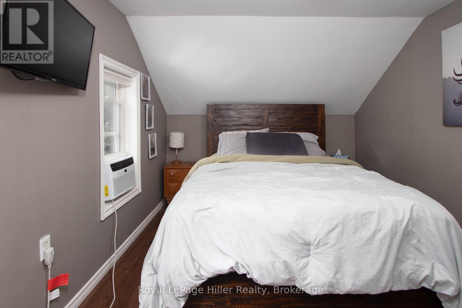 












53 GEORGE STREET E

,
Huron East (Seaforth),




Ontario
N0K1W0

