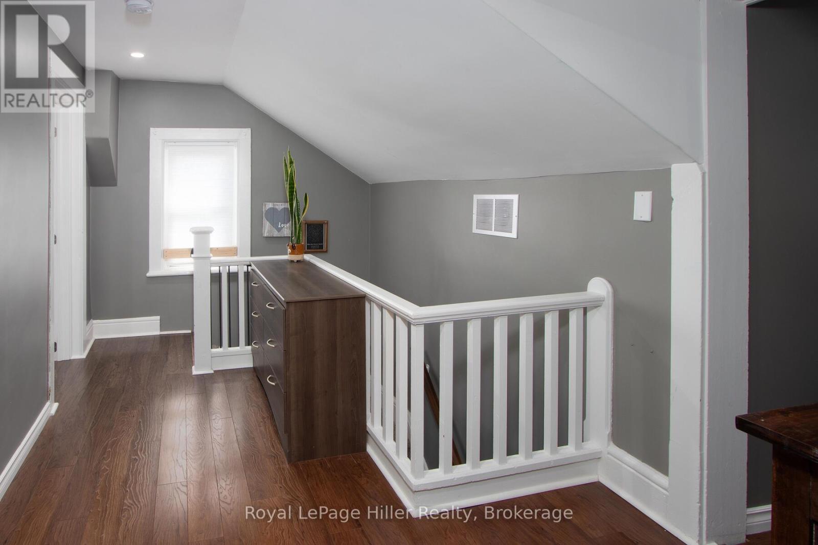 












53 GEORGE STREET E

,
Huron East (Seaforth),




Ontario
N0K1W0

