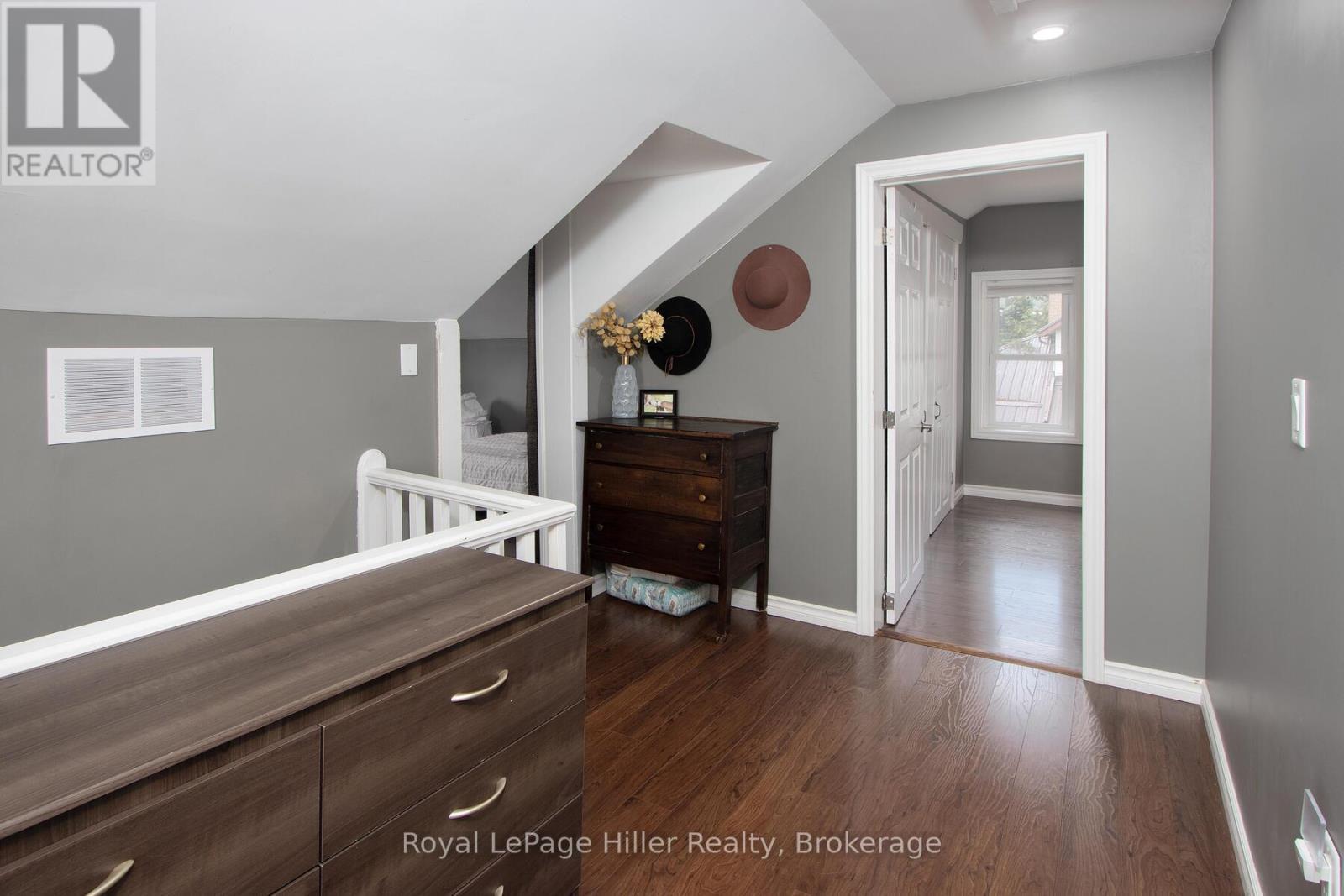 












53 GEORGE STREET E

,
Huron East (Seaforth),




Ontario
N0K1W0

