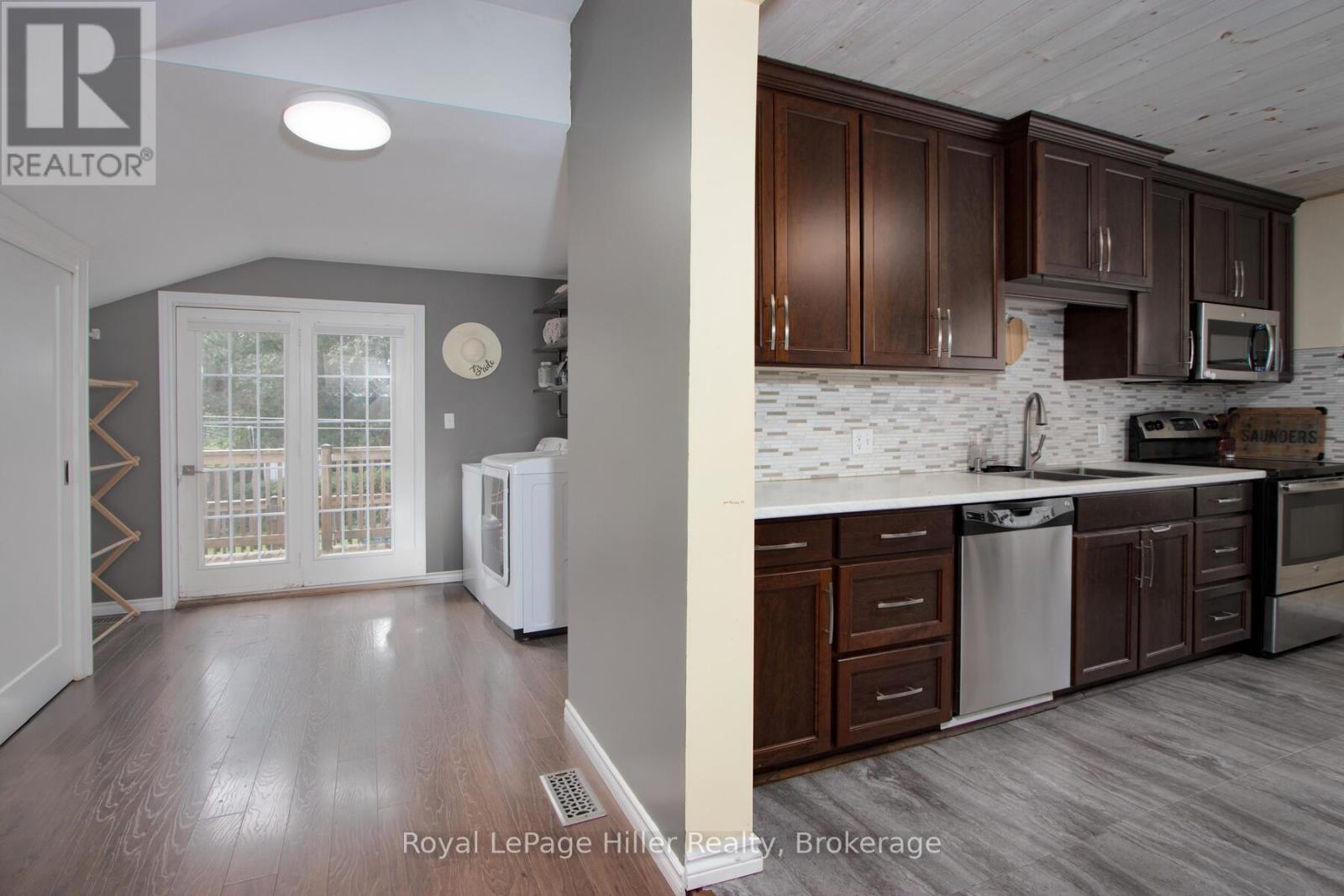 












53 GEORGE STREET E

,
Huron East (Seaforth),




Ontario
N0K1W0

