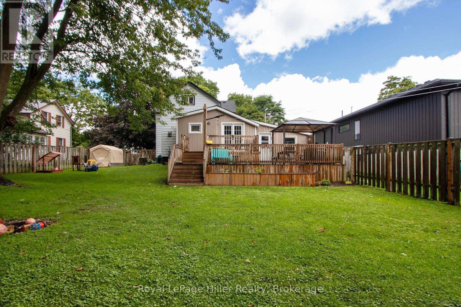 












53 GEORGE STREET E

,
Huron East (Seaforth),




Ontario
N0K1W0

