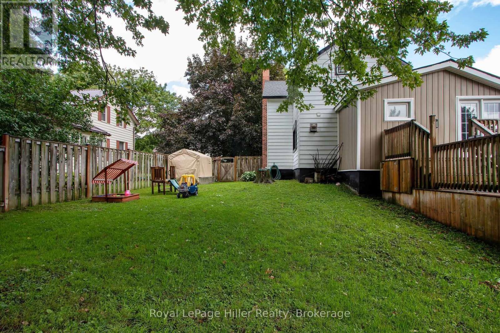 












53 GEORGE STREET E

,
Huron East (Seaforth),




Ontario
N0K1W0

