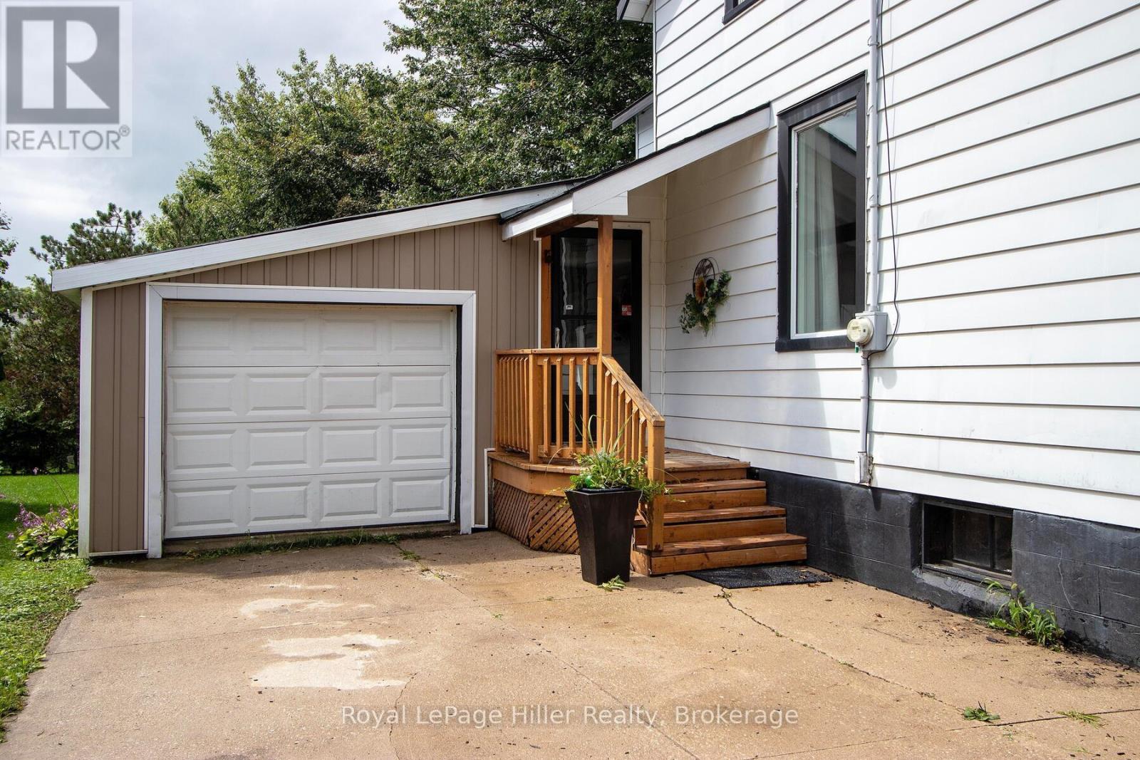 












53 GEORGE STREET E

,
Huron East (Seaforth),




Ontario
N0K1W0

