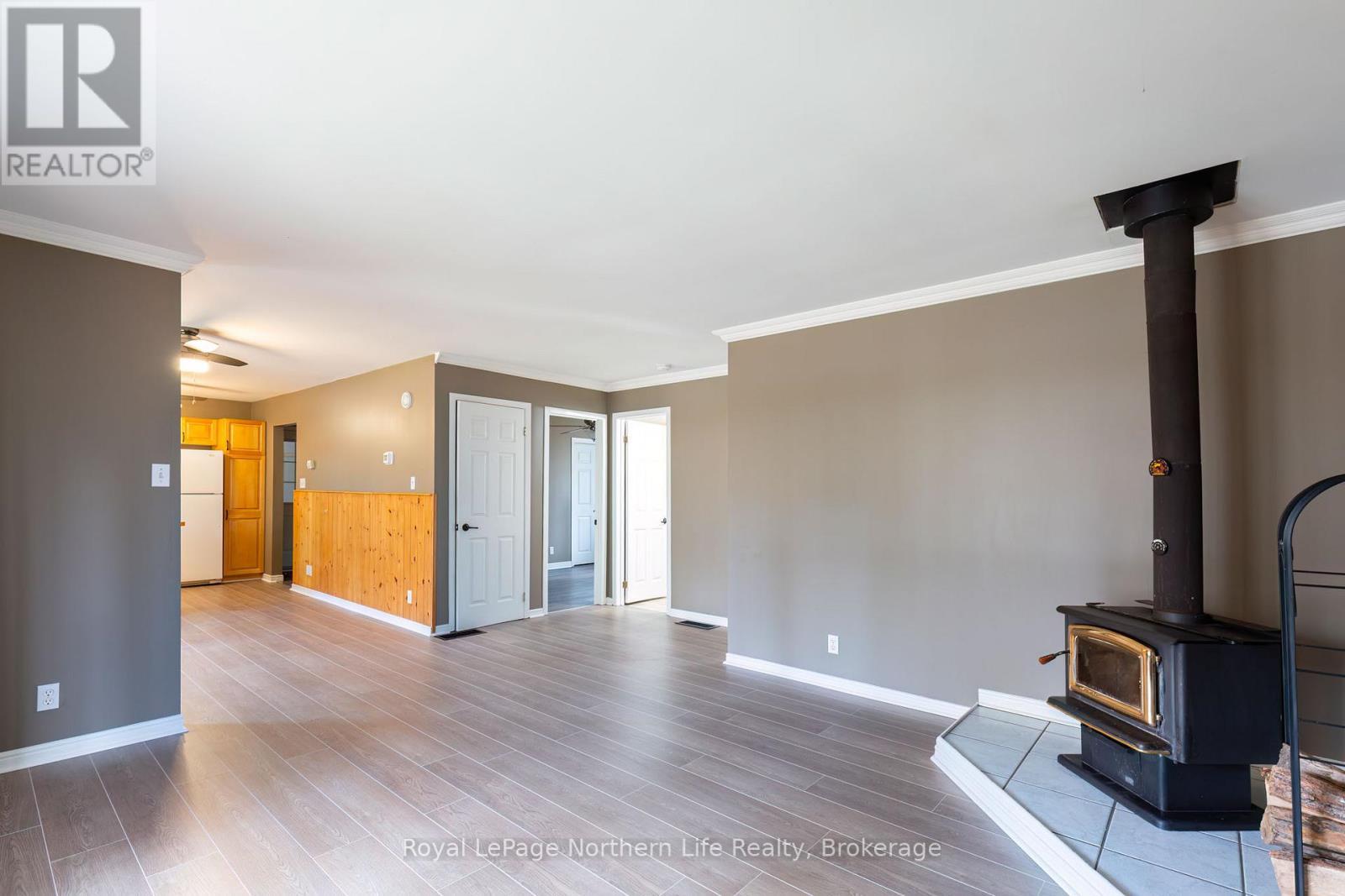 












566 DEER LAKE ROAD

,
Parry Sound Remote Area (Lount),




Ontario
P0A1X0

