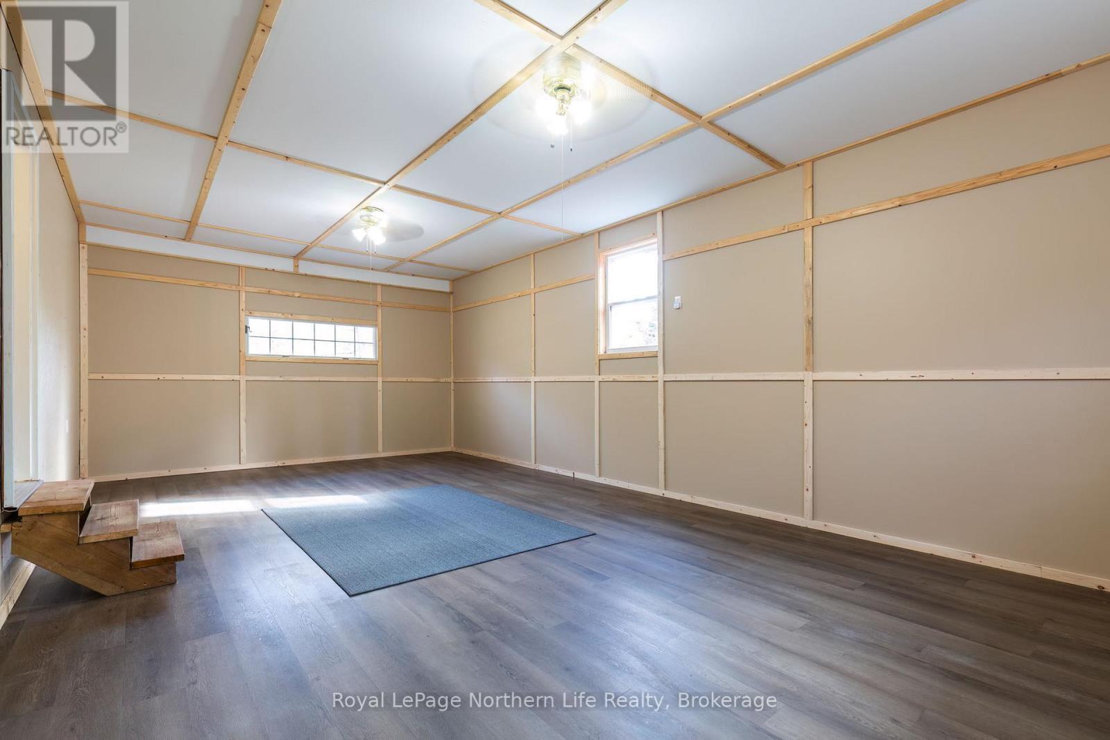 












566 DEER LAKE ROAD

,
Parry Sound Remote Area (Lount),




Ontario
P0A1X0

