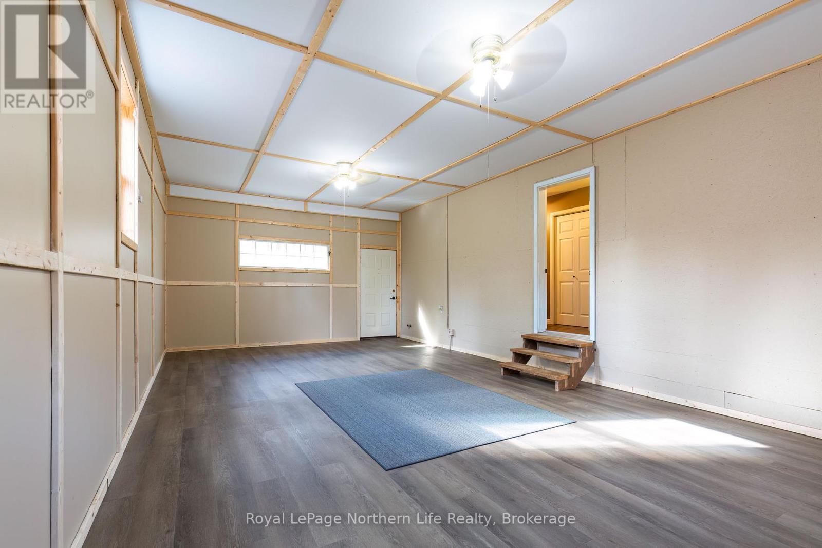 












566 DEER LAKE ROAD

,
Parry Sound Remote Area (Lount),




Ontario
P0A1X0

