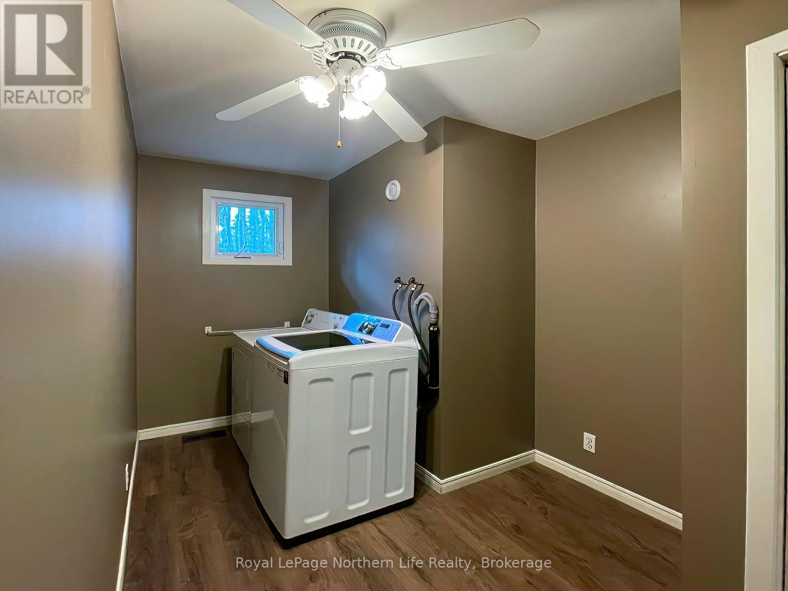 












566 DEER LAKE ROAD

,
Parry Sound Remote Area (Lount),




Ontario
P0A1X0

