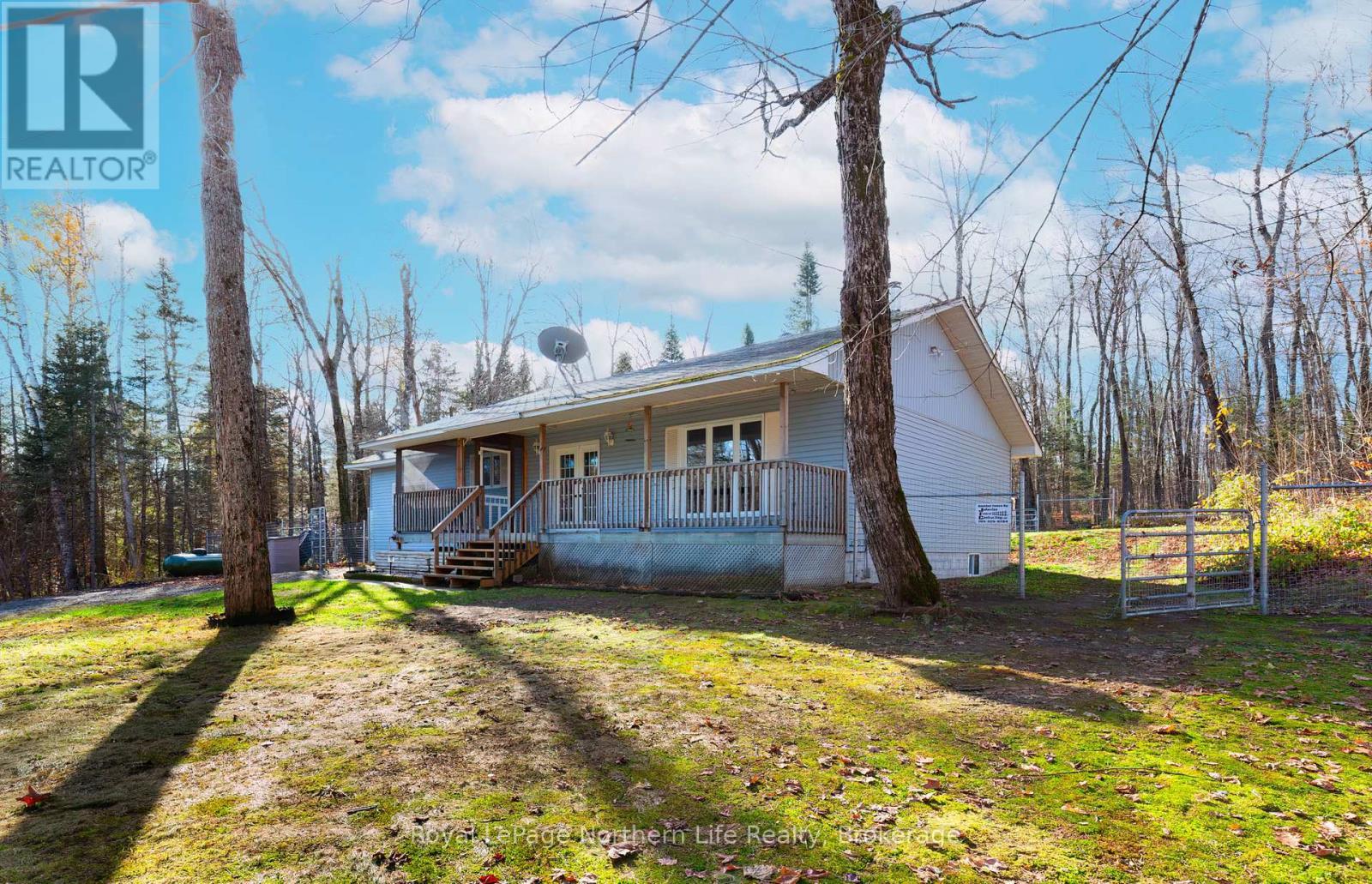 












566 DEER LAKE ROAD

,
Parry Sound Remote Area (Lount),




Ontario
P0A1X0

