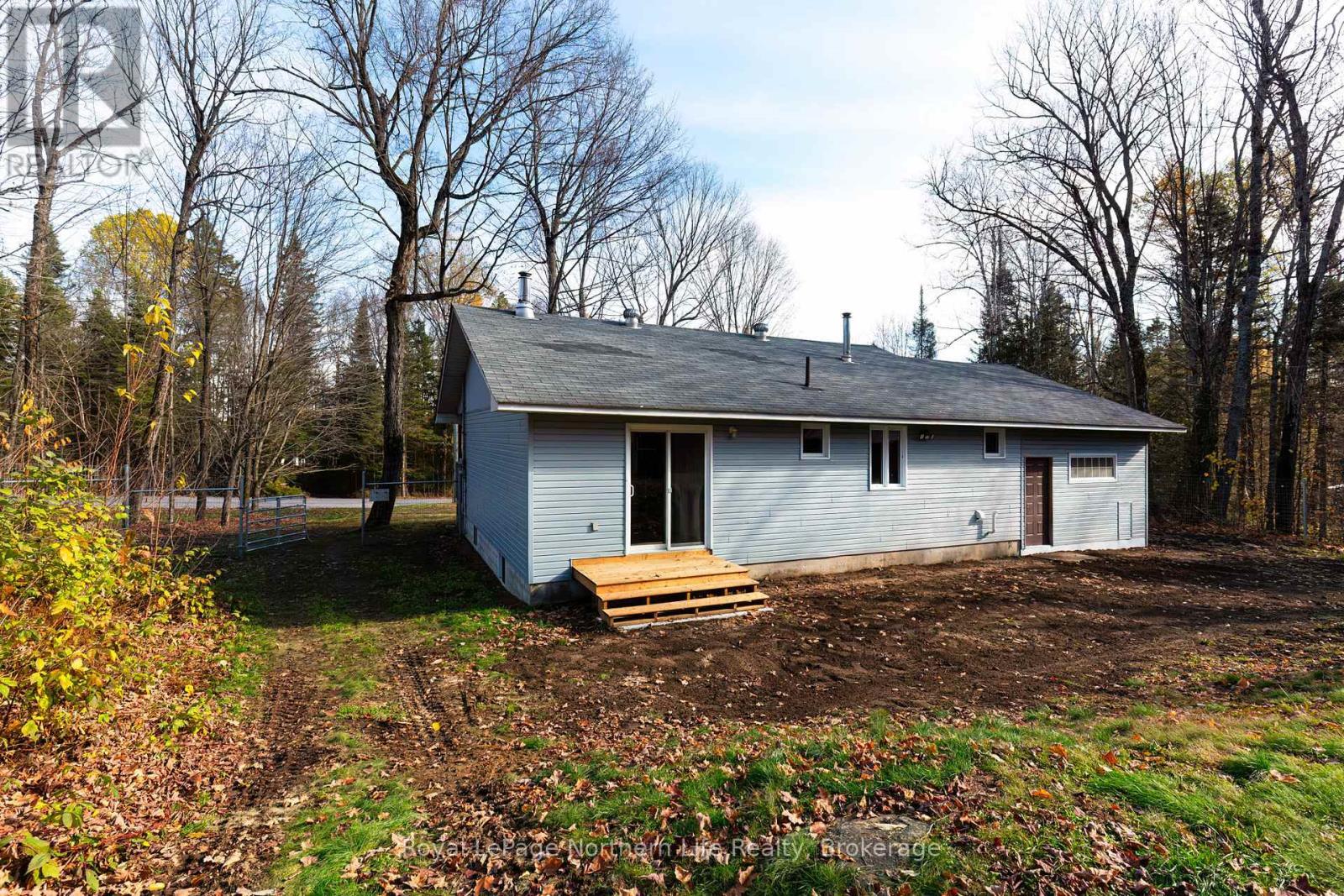 












566 DEER LAKE ROAD

,
Parry Sound Remote Area (Lount),




Ontario
P0A1X0

