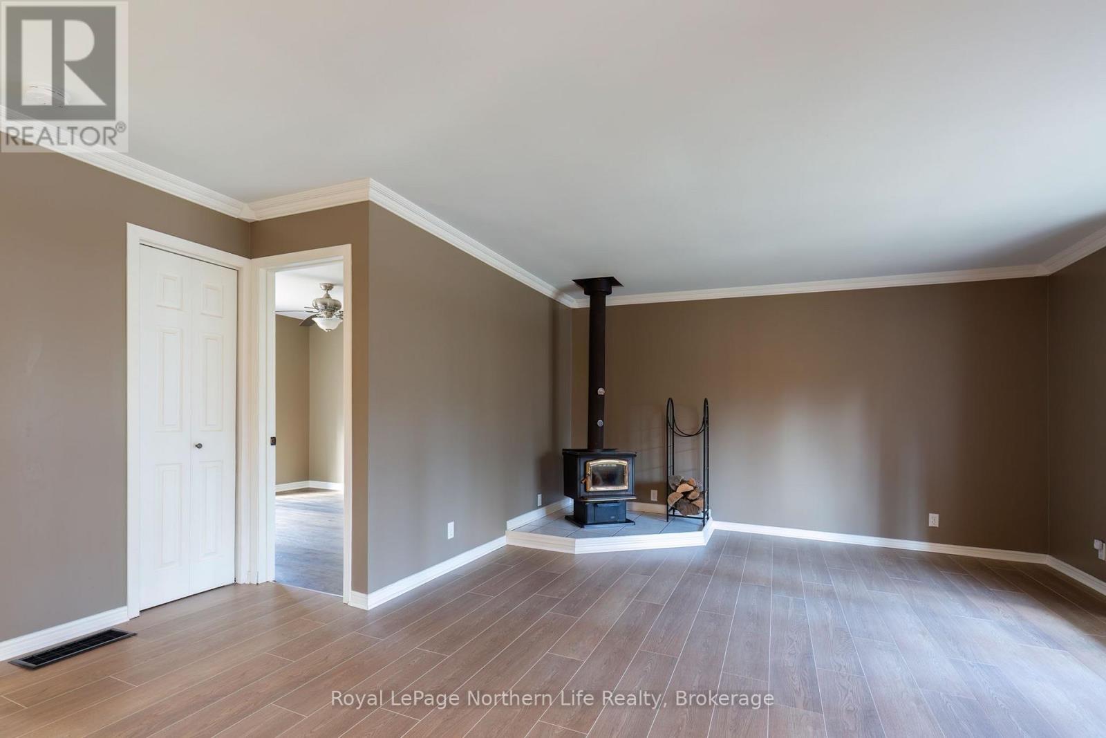 












566 DEER LAKE ROAD

,
Parry Sound Remote Area (Lount),




Ontario
P0A1X0

