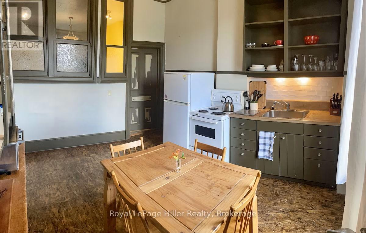 












34 ONTARIO STREET

,
Stratford,




Ontario
N5A3G8

