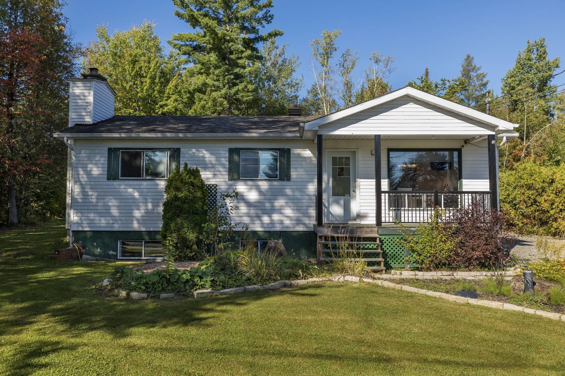 









220


Rue Ducharme

,
Sainte-Catherine-de-Hatley,




QC
J0B1W0

