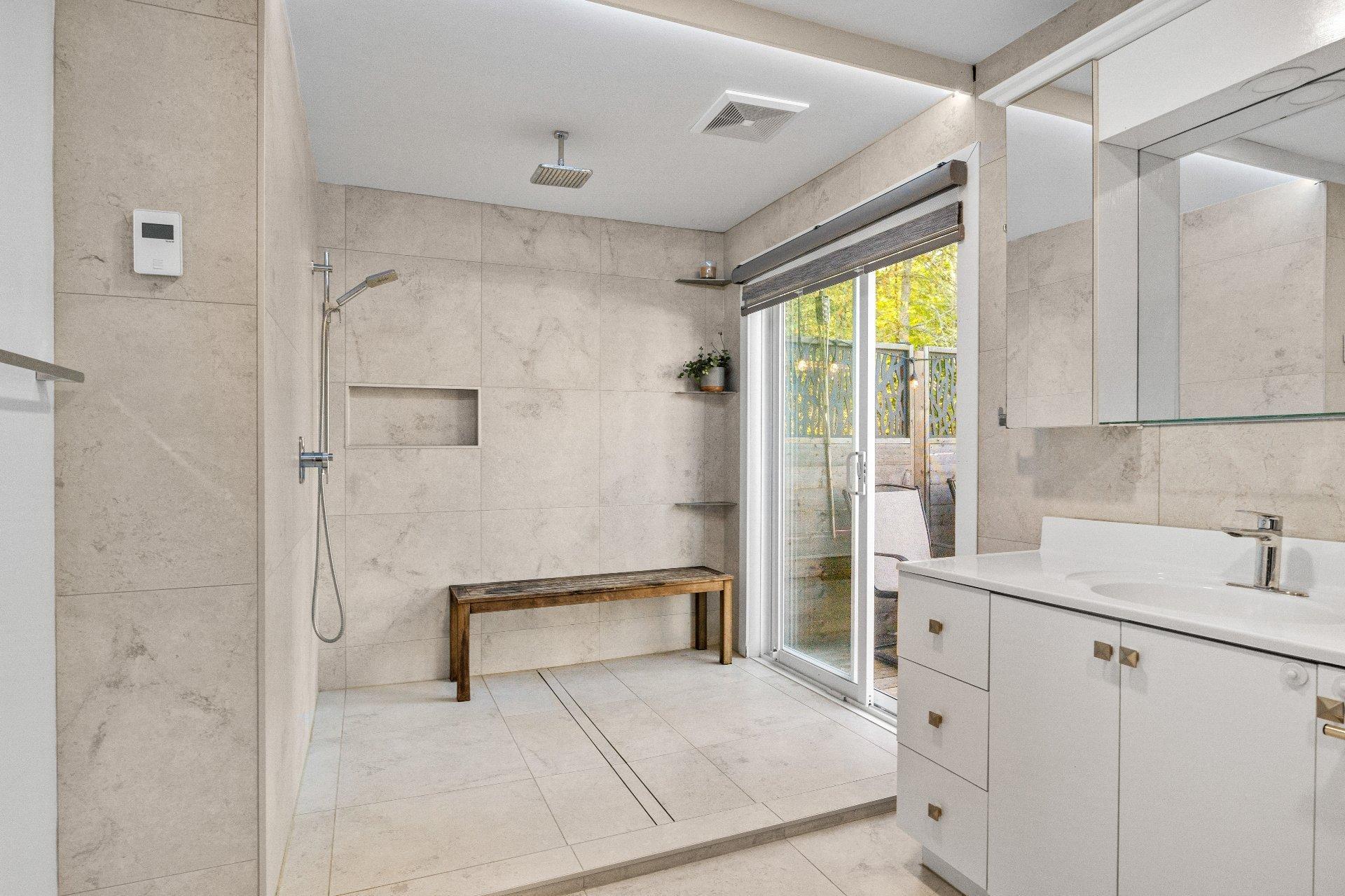 









220


Rue Ducharme

,
Sainte-Catherine-de-Hatley,




QC
J0B1W0

