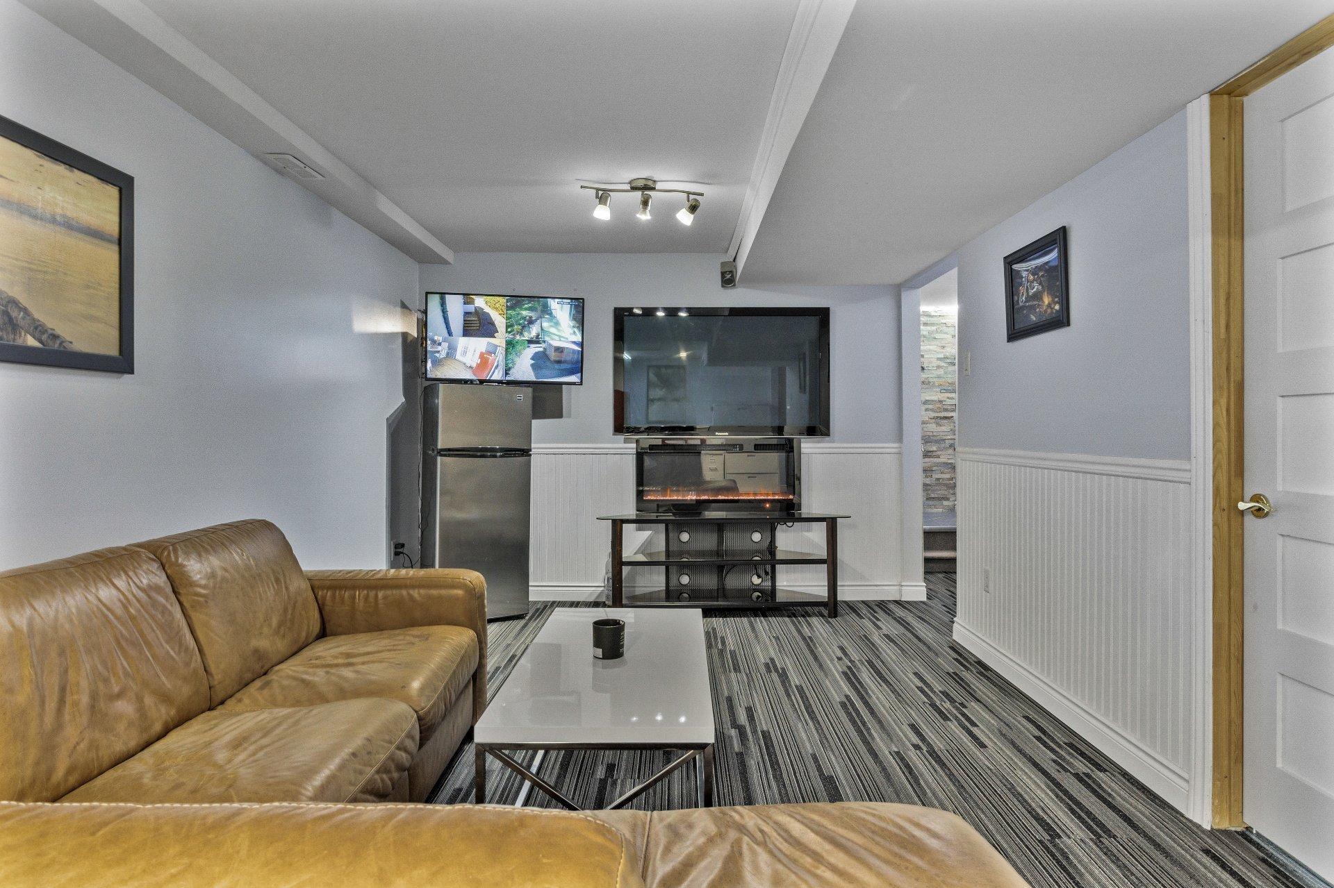 









220


Rue Ducharme

,
Sainte-Catherine-de-Hatley,




QC
J0B1W0

