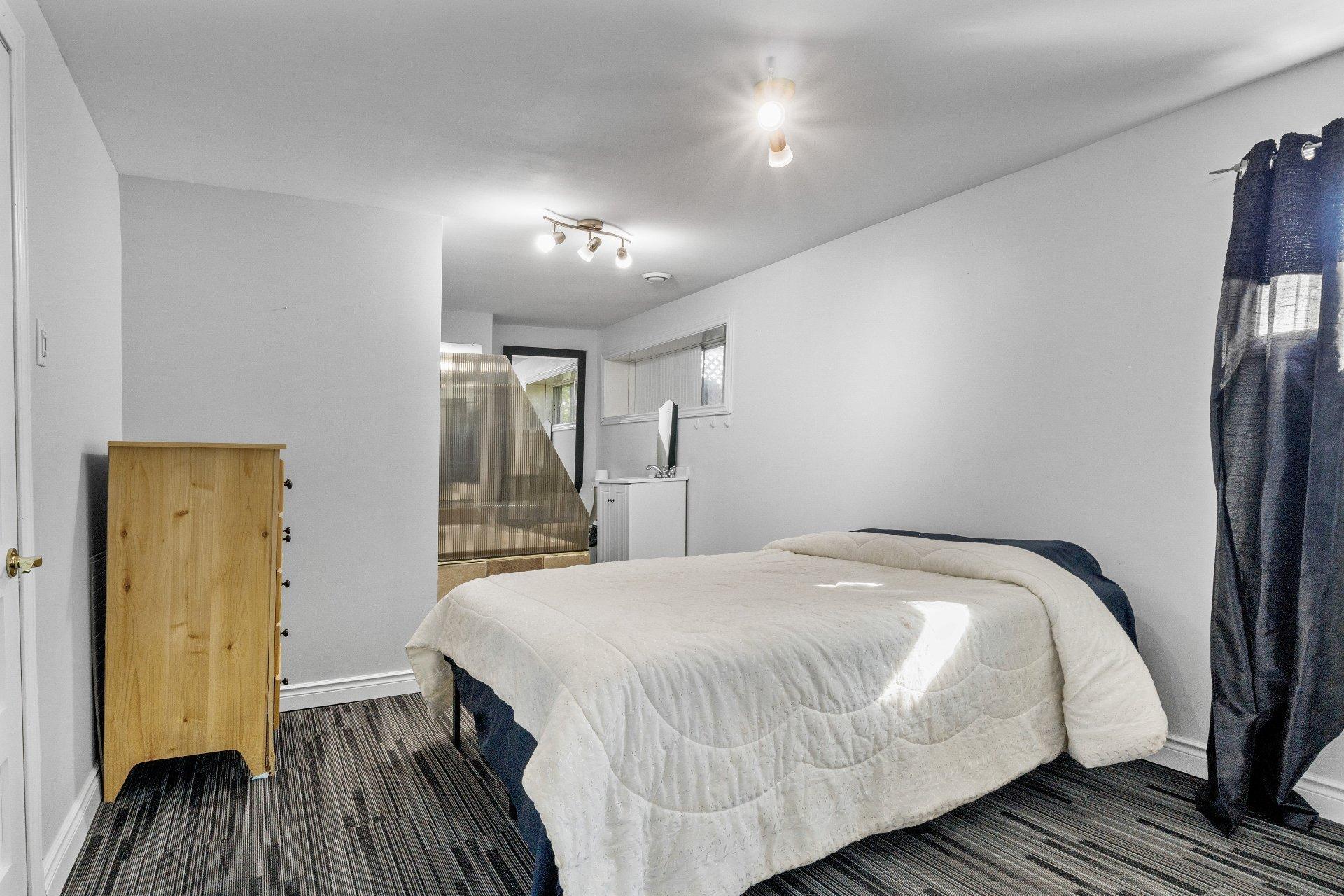 









220


Rue Ducharme

,
Sainte-Catherine-de-Hatley,




QC
J0B1W0

