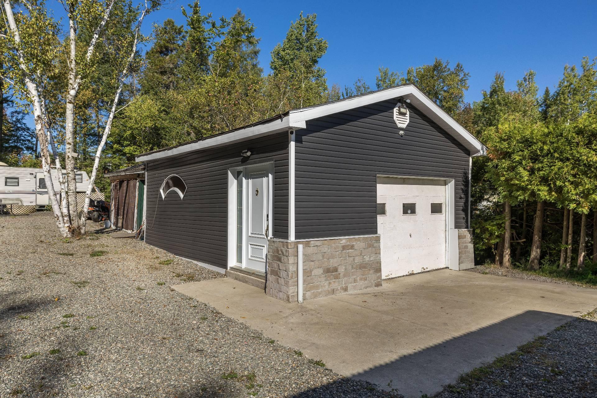 









220


Rue Ducharme

,
Sainte-Catherine-de-Hatley,




QC
J0B1W0

