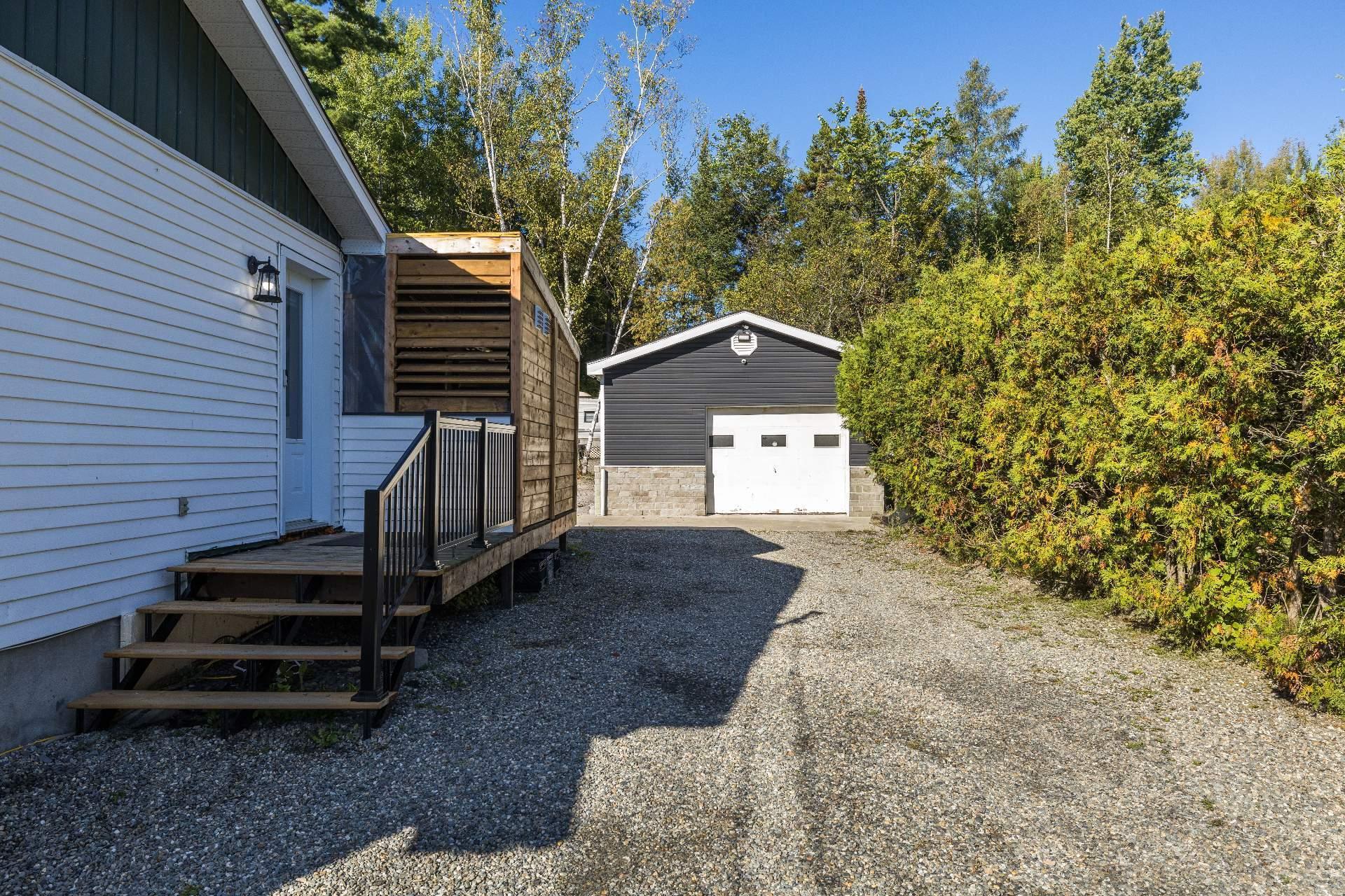 









220


Rue Ducharme

,
Sainte-Catherine-de-Hatley,




QC
J0B1W0

