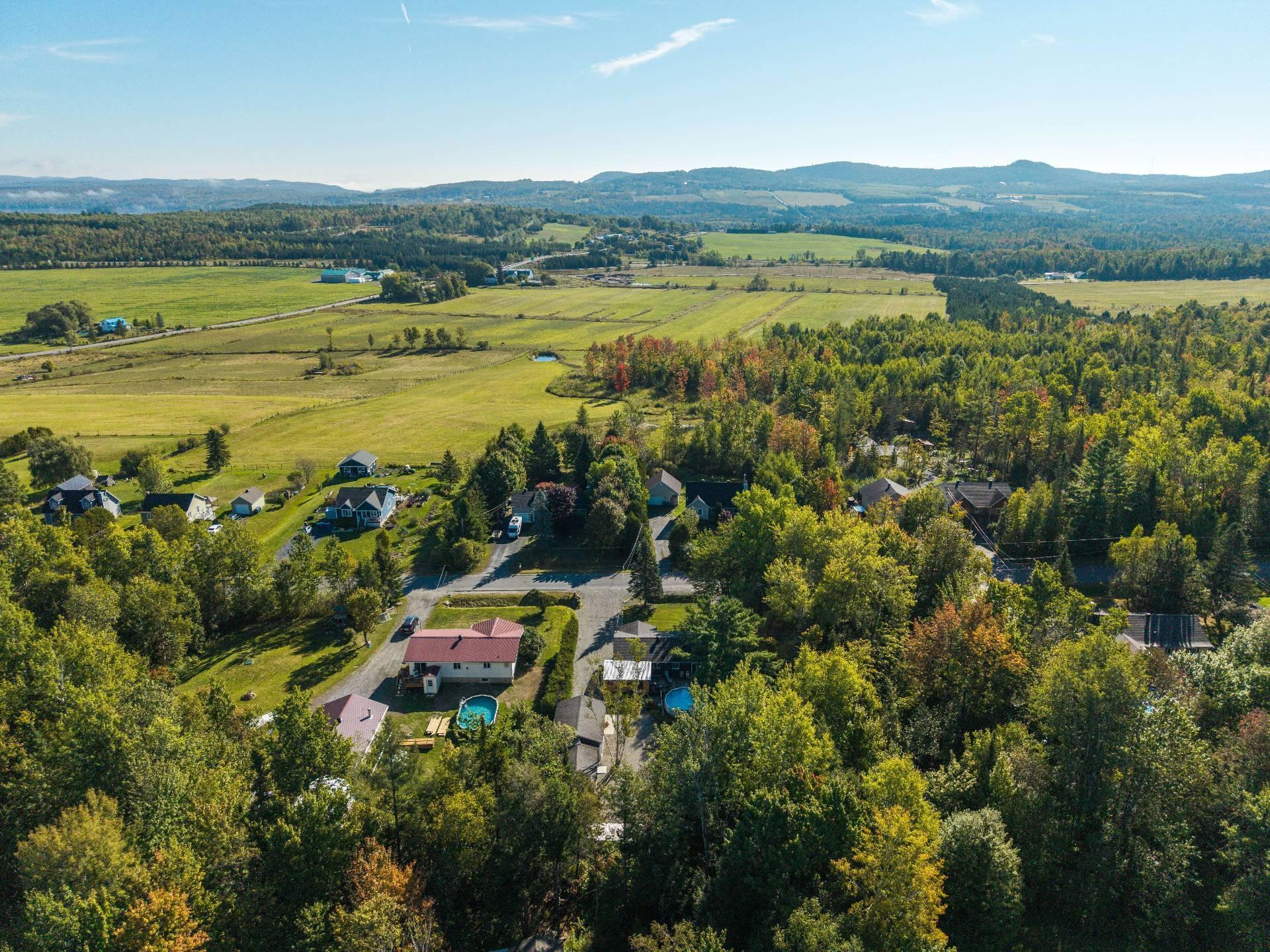 









220


Rue Ducharme

,
Sainte-Catherine-de-Hatley,




QC
J0B1W0

