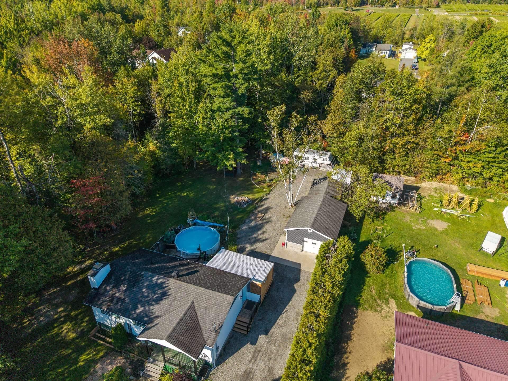 









220


Rue Ducharme

,
Sainte-Catherine-de-Hatley,




QC
J0B1W0

