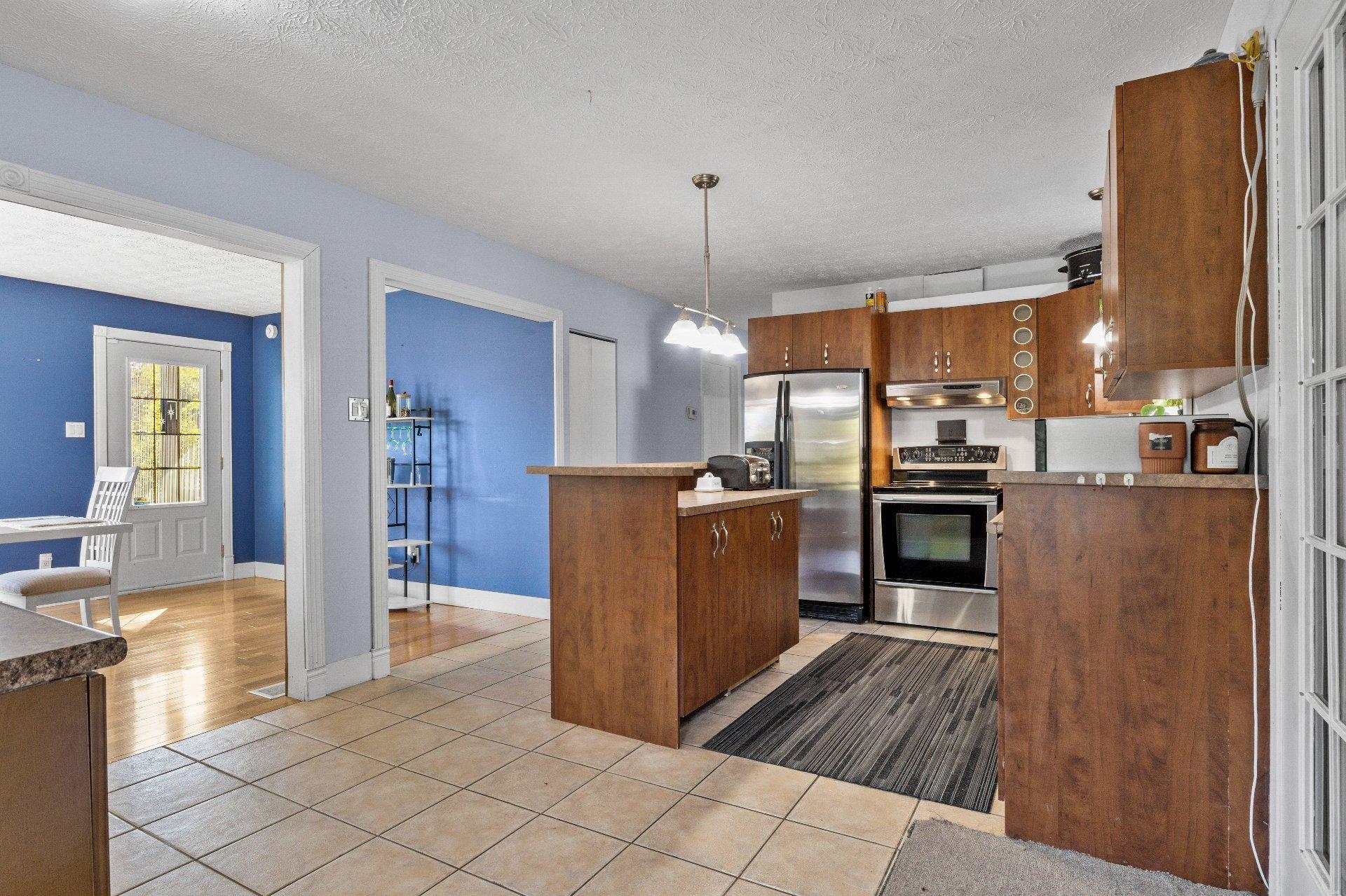 









220


Rue Ducharme

,
Sainte-Catherine-de-Hatley,




QC
J0B1W0

