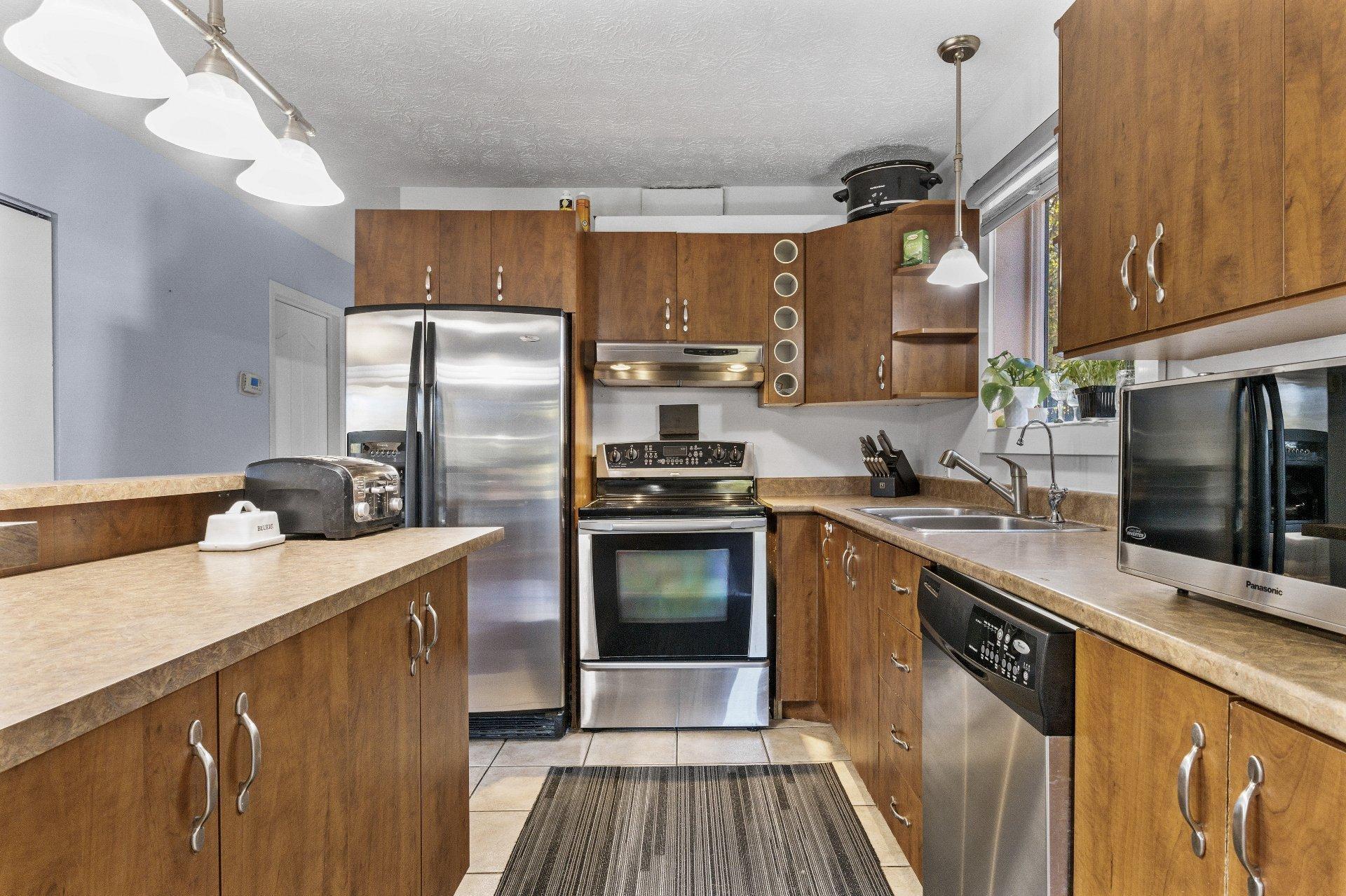 









220


Rue Ducharme

,
Sainte-Catherine-de-Hatley,




QC
J0B1W0

