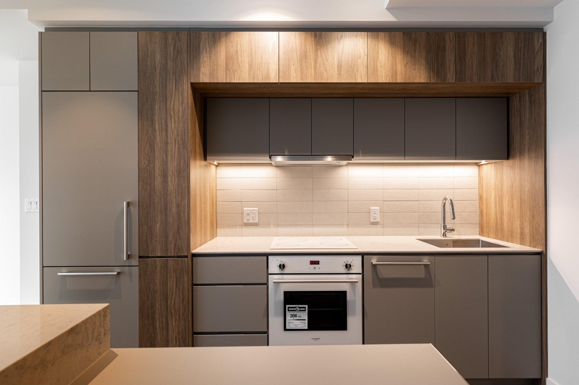 









1288


Rue St-Antoine O.

, 507,
Montréal (Ville-Marie),




QC
H3C0X6

