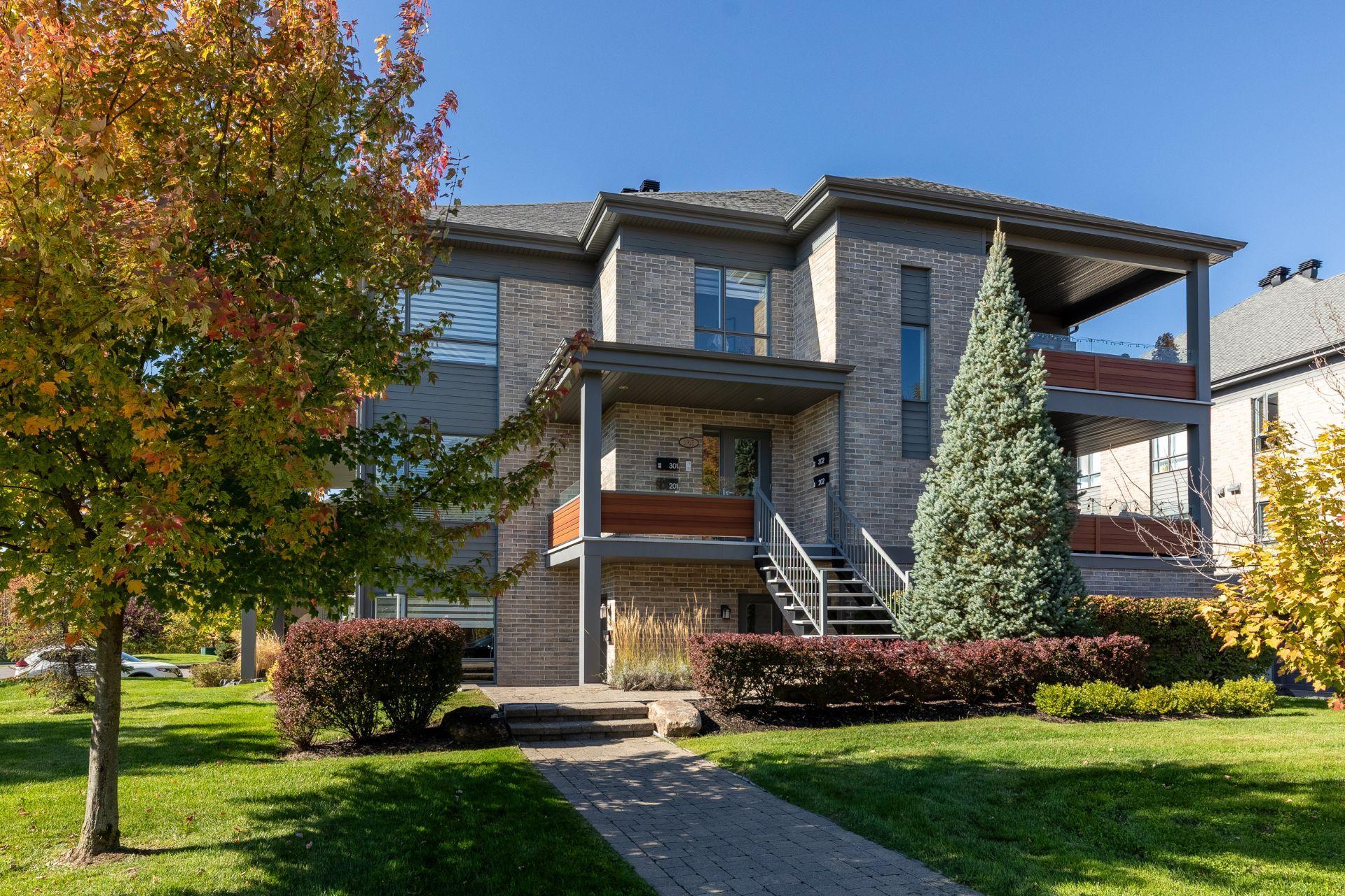 









1925


Rue De Chambly

, 101,
Saint-Bruno-de-Montarville,




QC
J3V0G2

