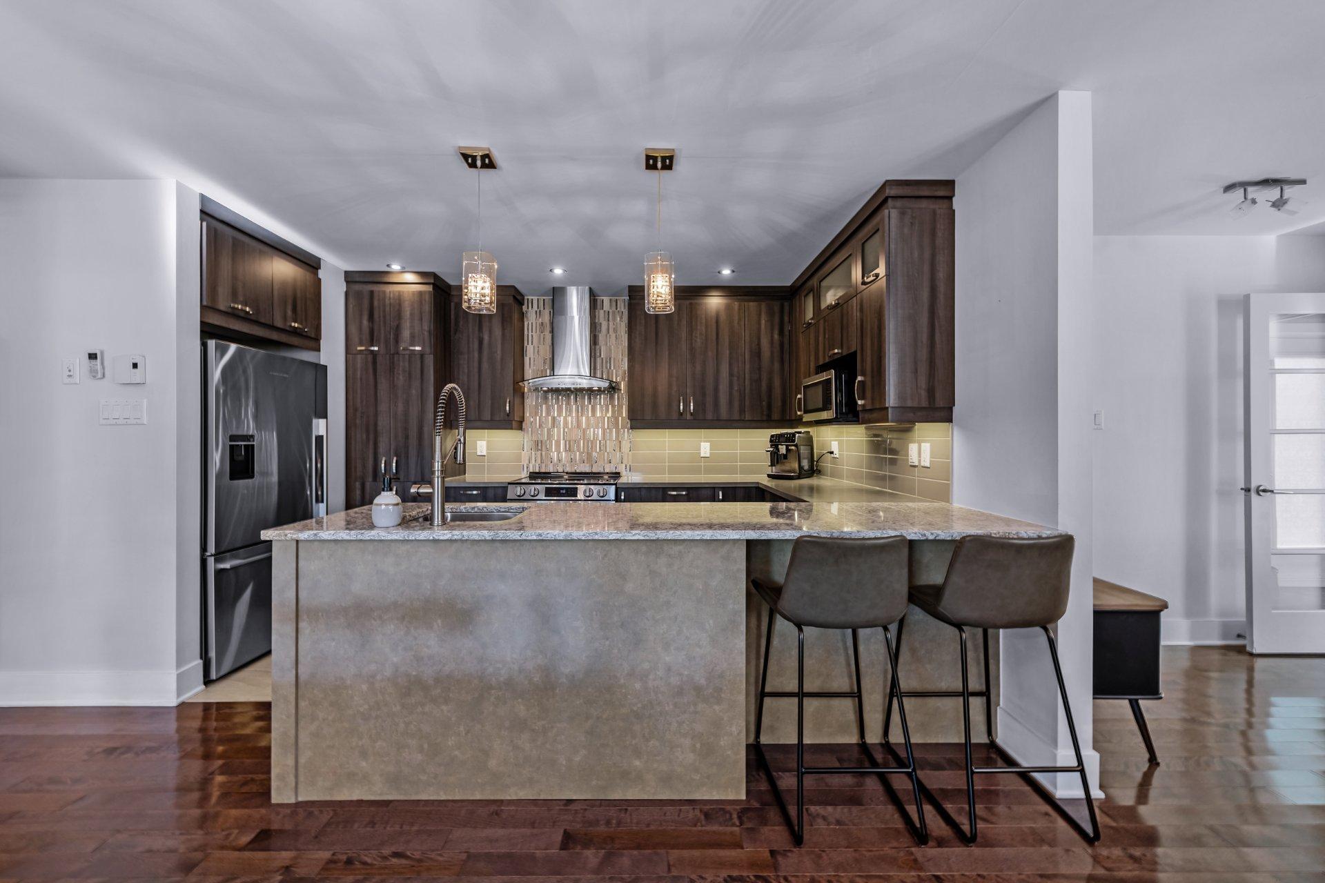 









1925


Rue De Chambly

, 101,
Saint-Bruno-de-Montarville,




QC
J3V0G2

