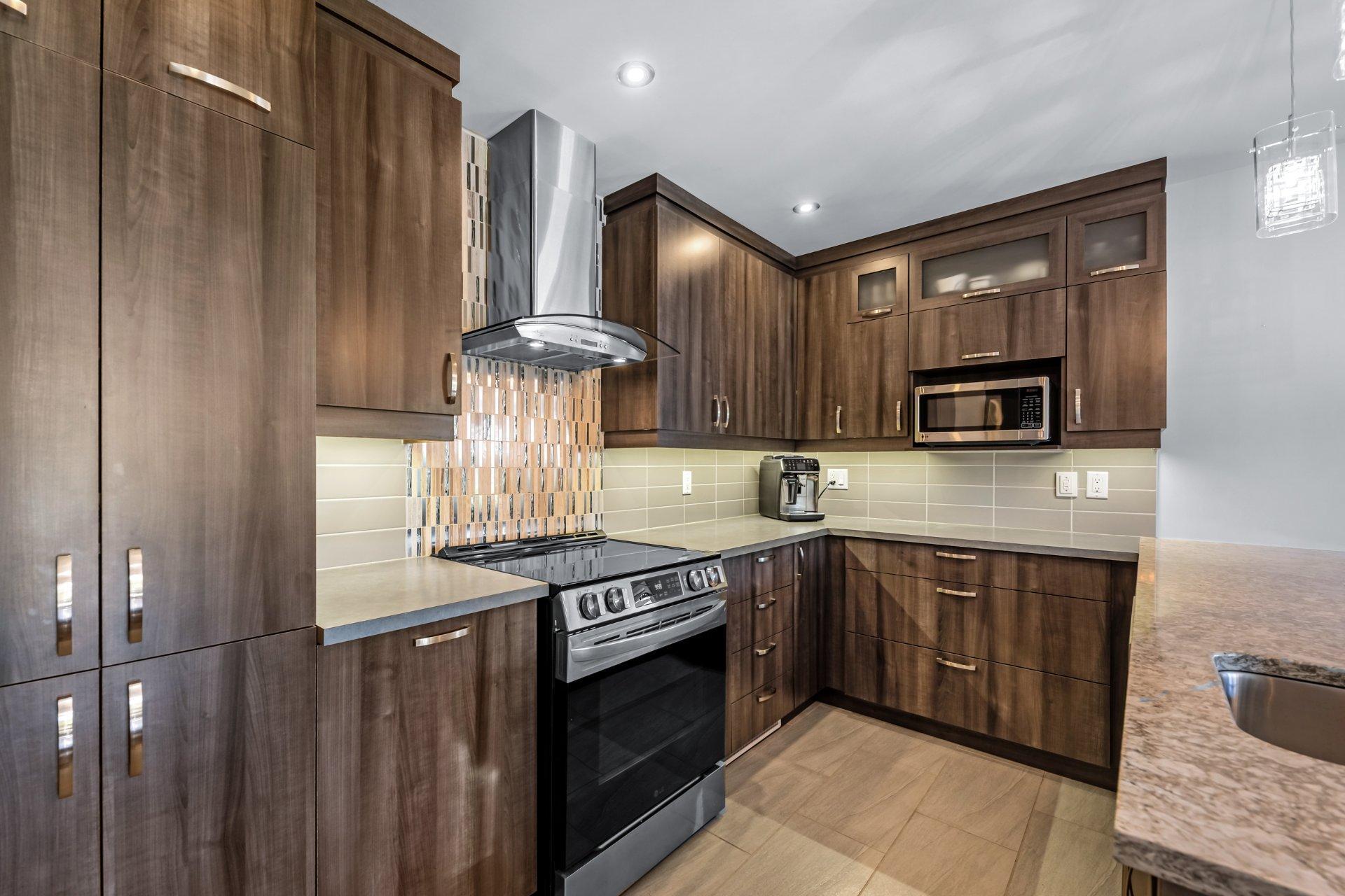 









1925


Rue De Chambly

, 101,
Saint-Bruno-de-Montarville,




QC
J3V0G2

