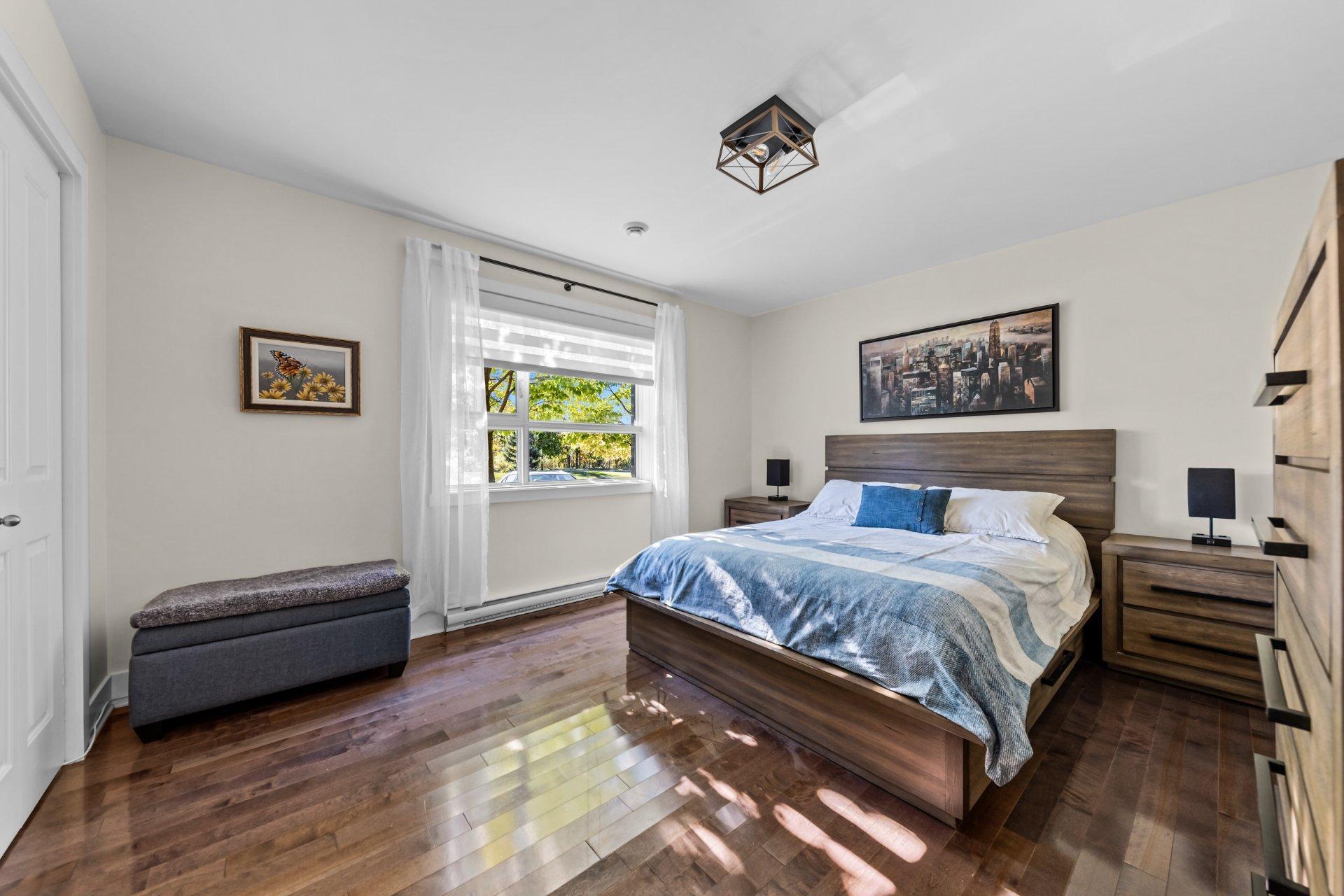 









1925


Rue De Chambly

, 101,
Saint-Bruno-de-Montarville,




QC
J3V0G2

