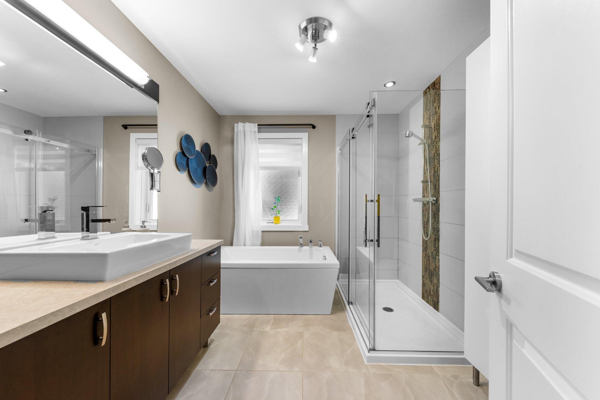 









1925


Rue De Chambly

, 101,
Saint-Bruno-de-Montarville,




QC
J3V0G2

