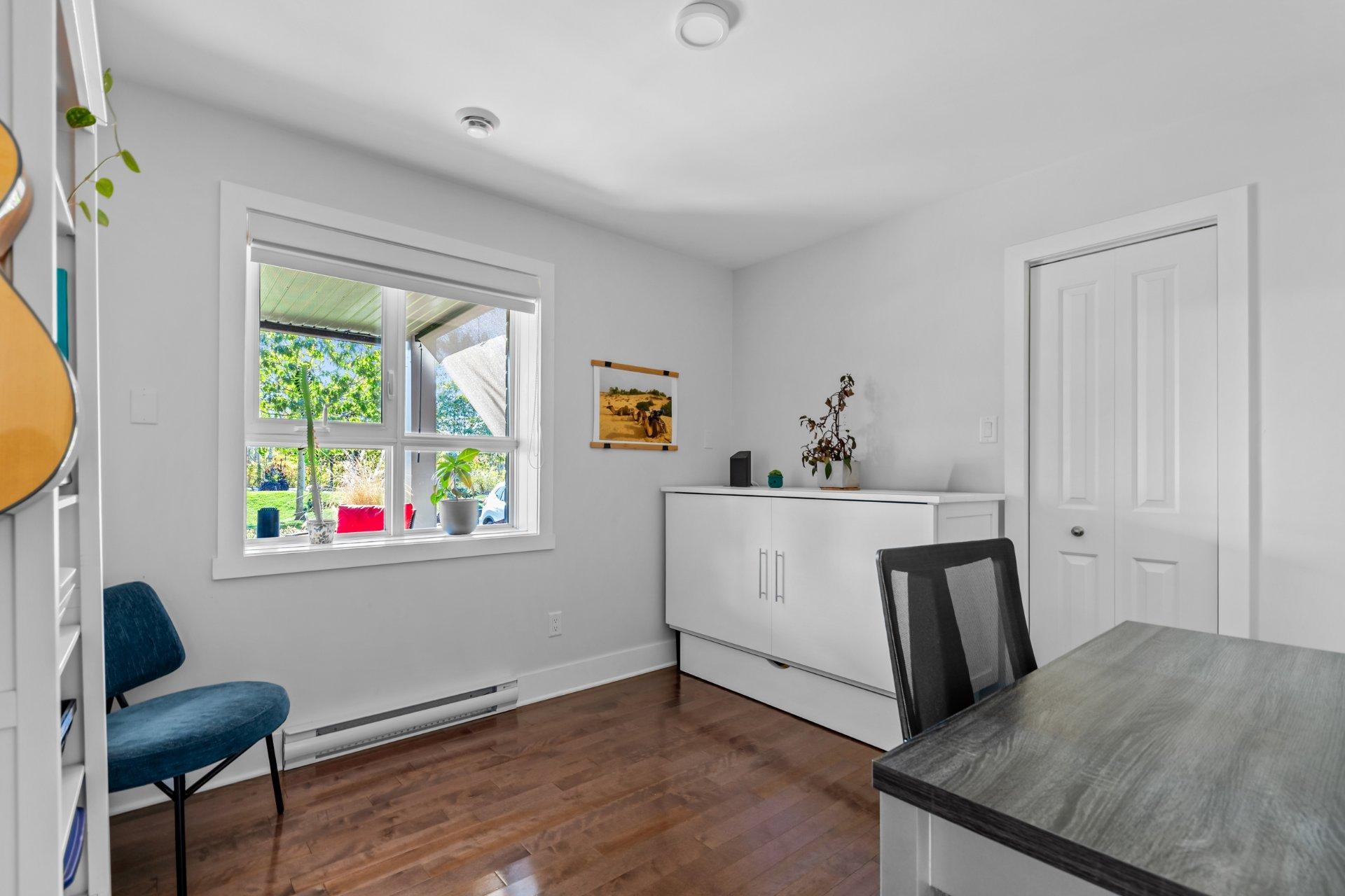 









1925


Rue De Chambly

, 101,
Saint-Bruno-de-Montarville,




QC
J3V0G2

