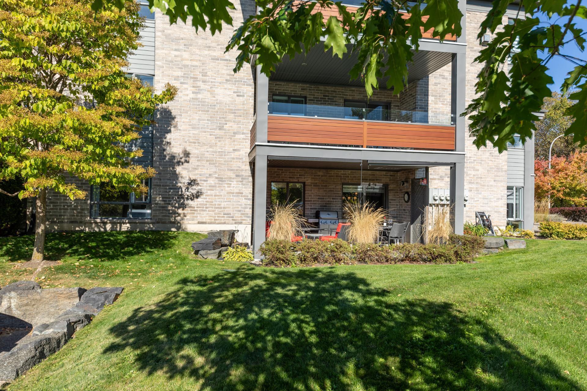 









1925


Rue De Chambly

, 101,
Saint-Bruno-de-Montarville,




QC
J3V0G2

