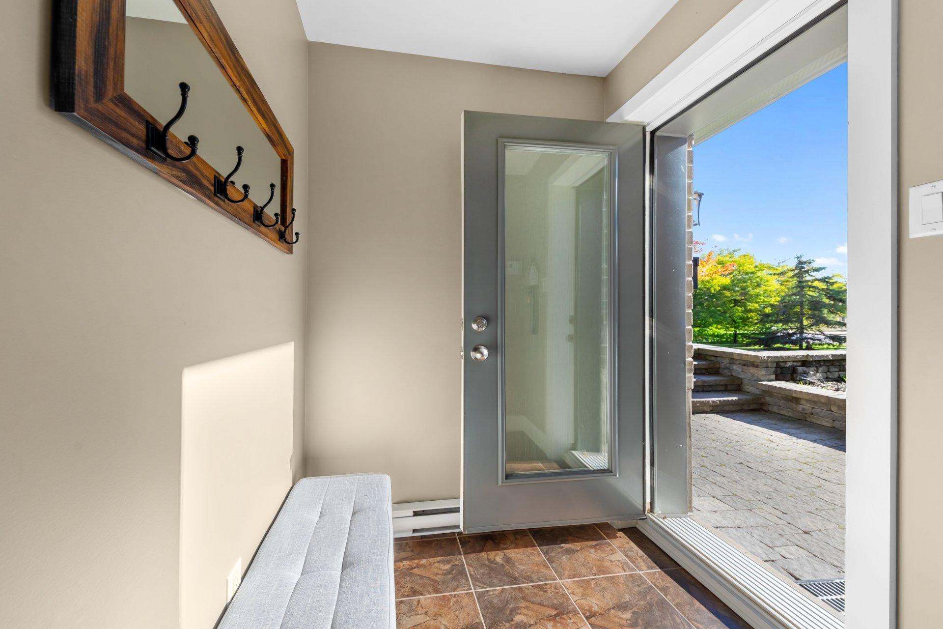 









1925


Rue De Chambly

, 101,
Saint-Bruno-de-Montarville,




QC
J3V0G2

