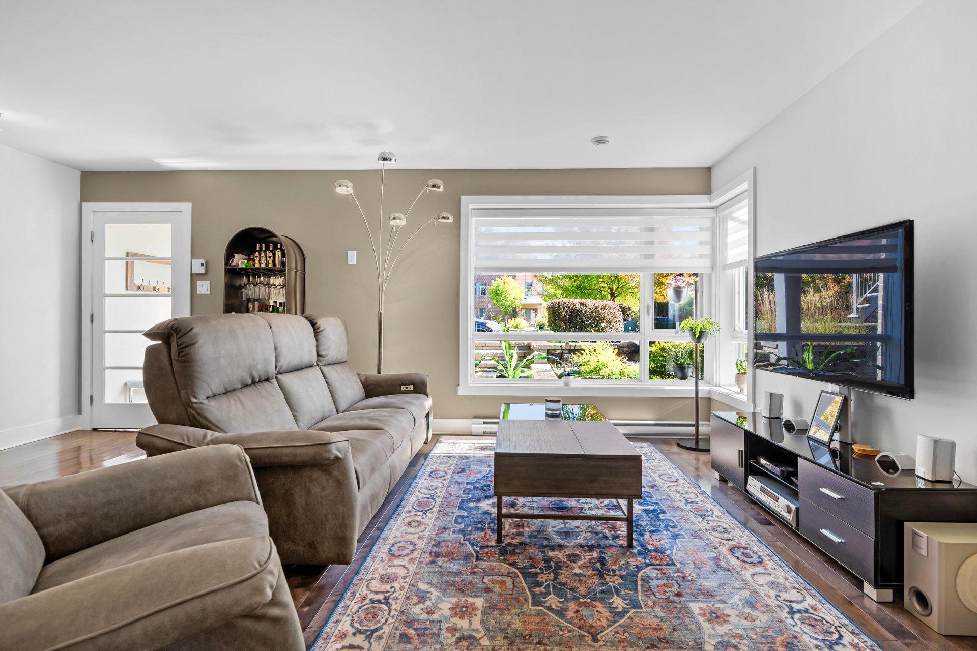 









1925


Rue De Chambly

, 101,
Saint-Bruno-de-Montarville,




QC
J3V0G2

