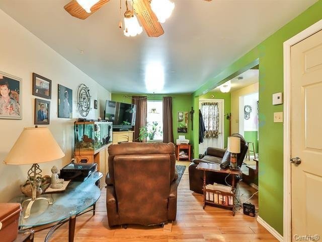 









339Z

 - 343Z


Route des Cantons

,
Saint-Émile-de-Suffolk,




QC
J0V1L0

