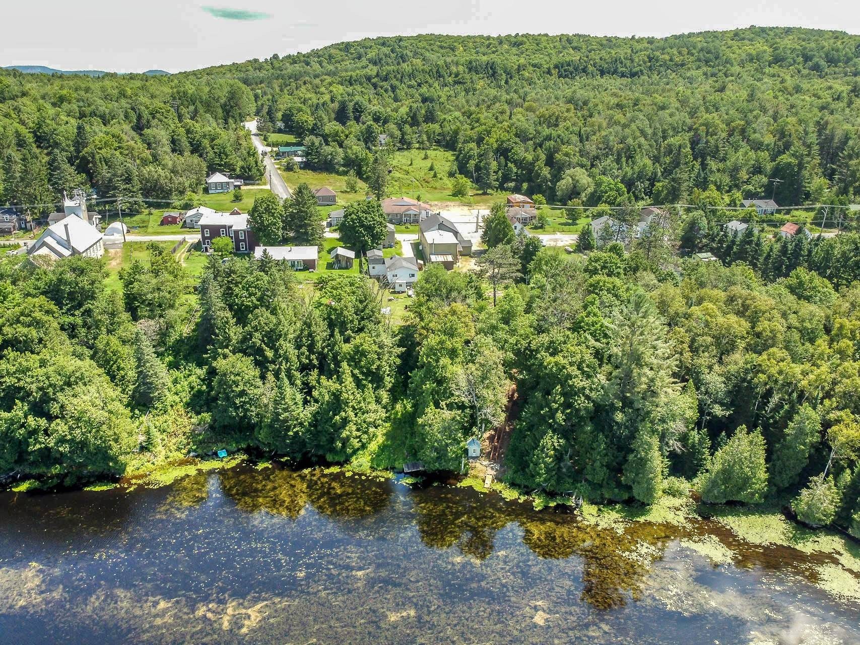 









339Z

 - 343Z


Route des Cantons

,
Saint-Émile-de-Suffolk,




QC
J0V1L0

