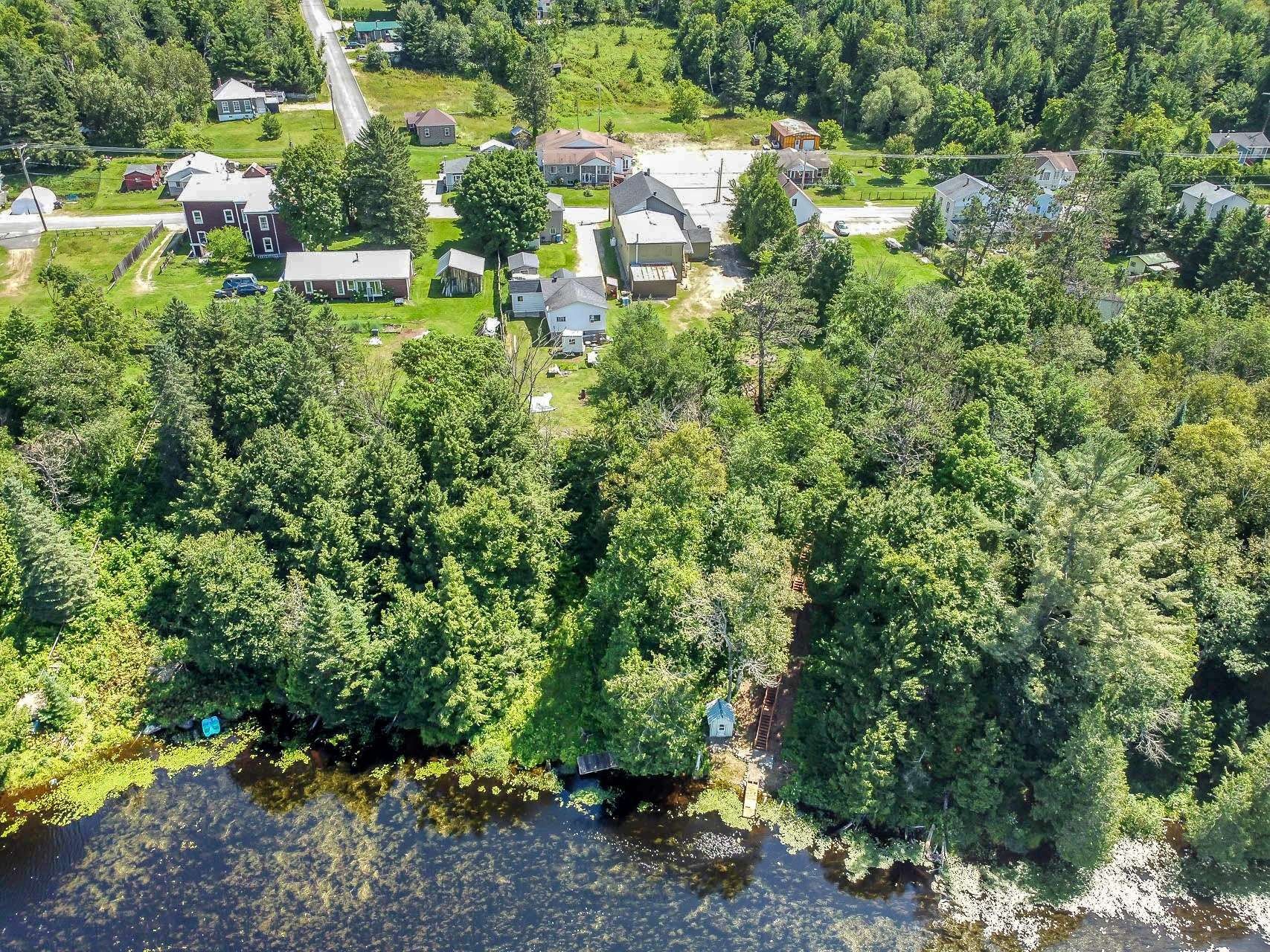 









339Z

 - 343Z


Route des Cantons

,
Saint-Émile-de-Suffolk,




QC
J0V1L0

