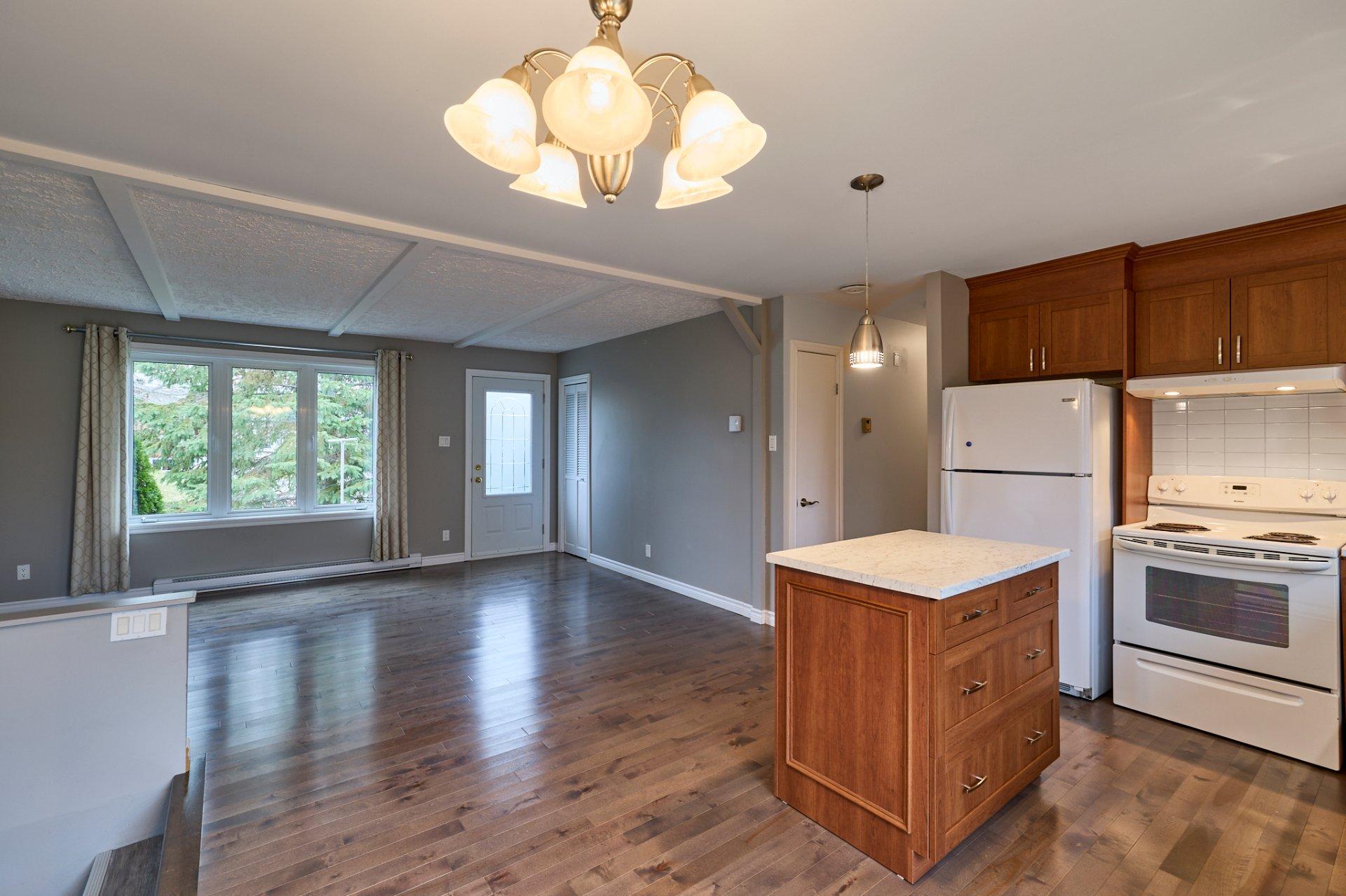 









201


Rue Pétrus-Désilets

,
Nicolet,




QC
J3T1A3

