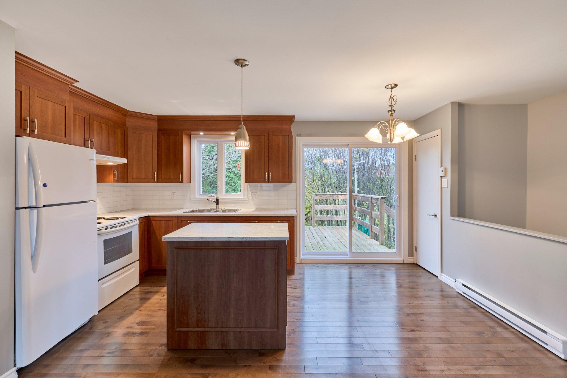 









201


Rue Pétrus-Désilets

,
Nicolet,




QC
J3T1A3

