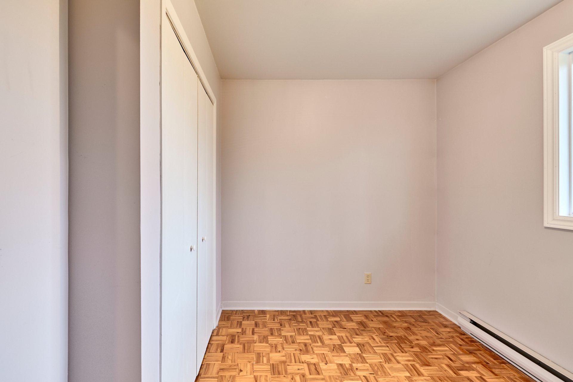 









201


Rue Pétrus-Désilets

,
Nicolet,




QC
J3T1A3

