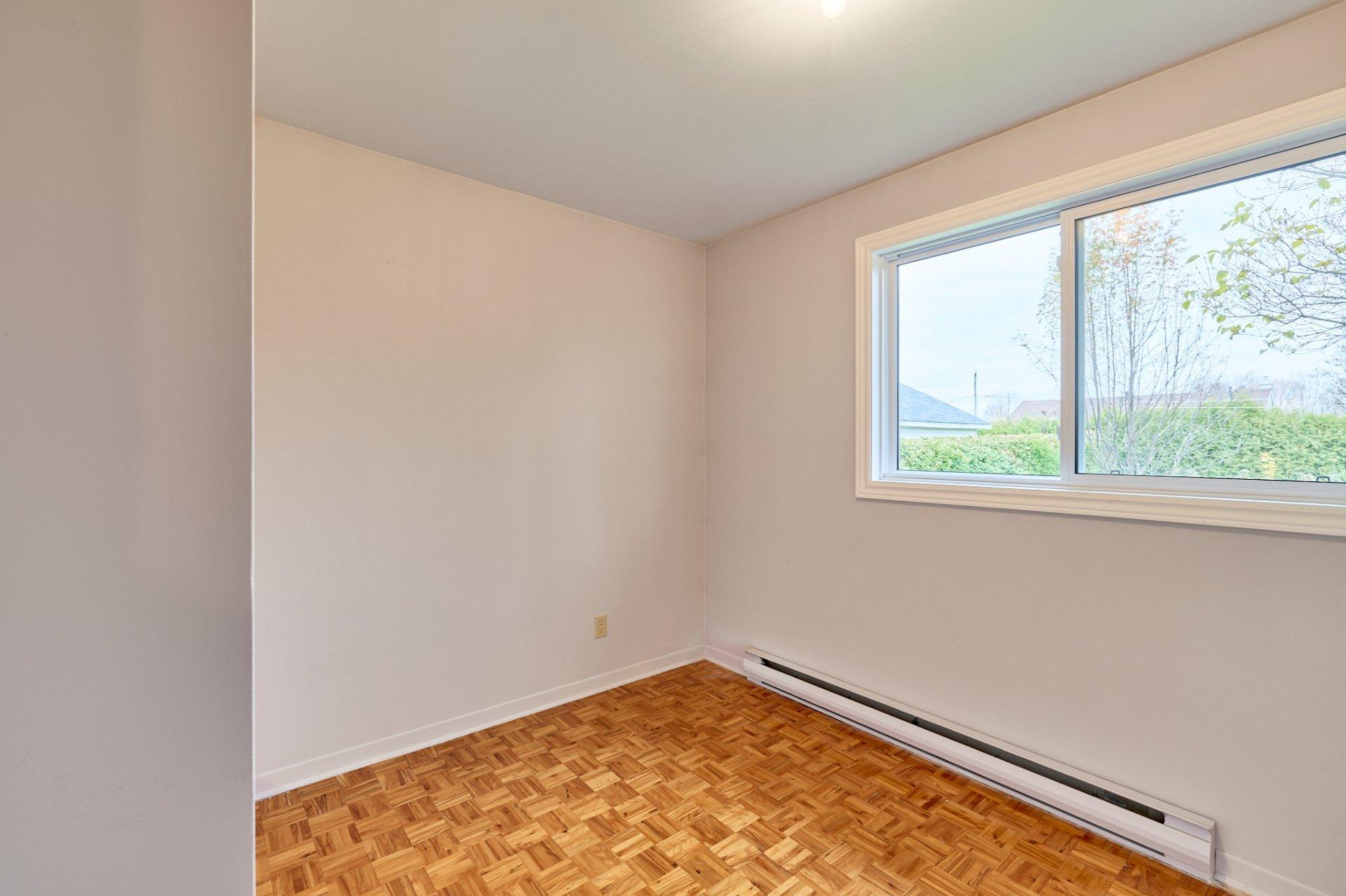 









201


Rue Pétrus-Désilets

,
Nicolet,




QC
J3T1A3

