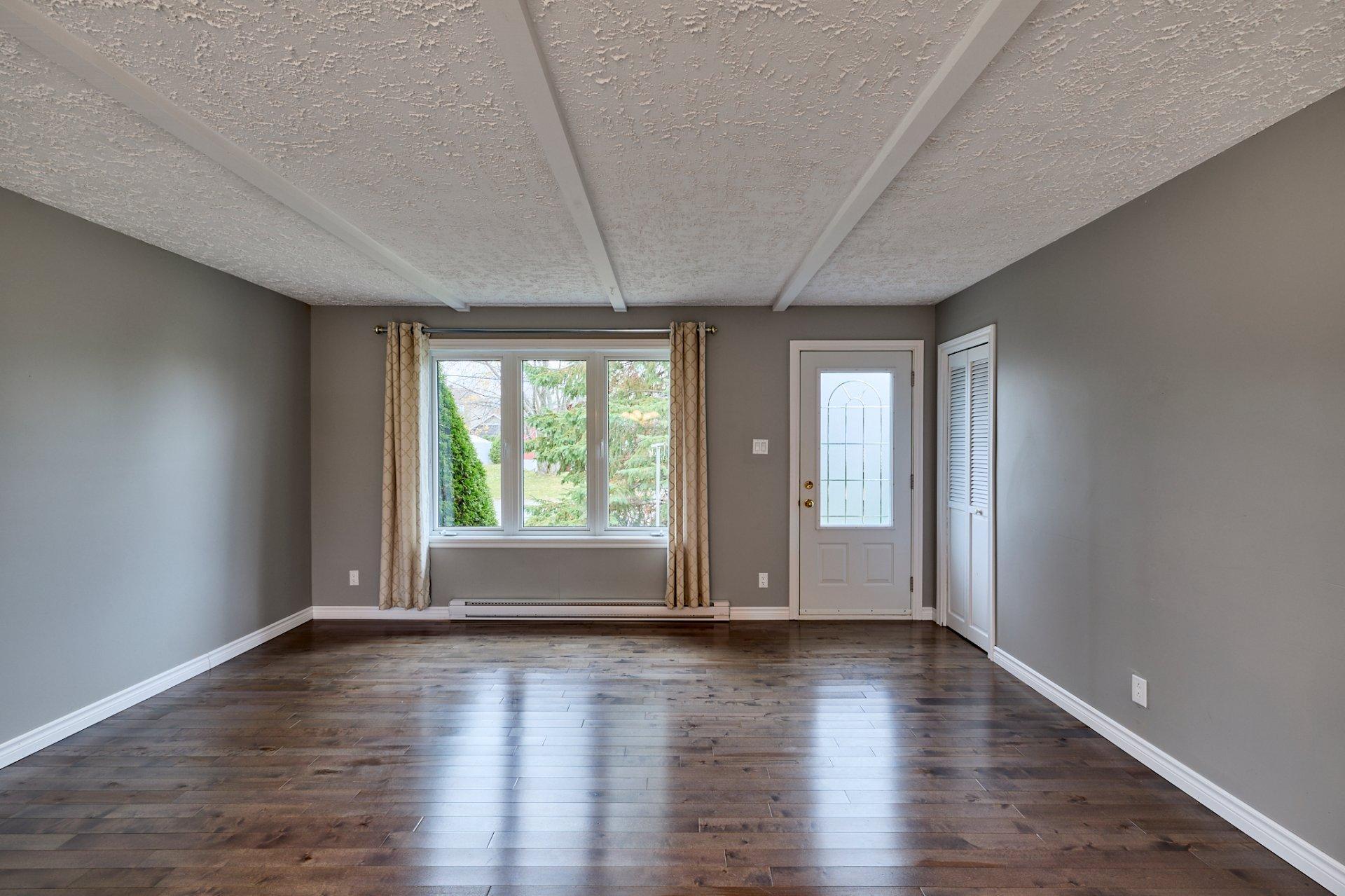 









201


Rue Pétrus-Désilets

,
Nicolet,




QC
J3T1A3

