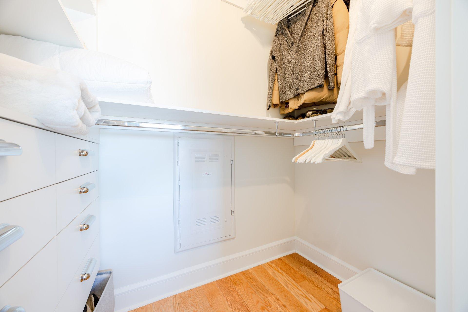 









1239


Rue Drummond

, 2210,
Montréal (Ville-Marie),




QC
H3G0G4

